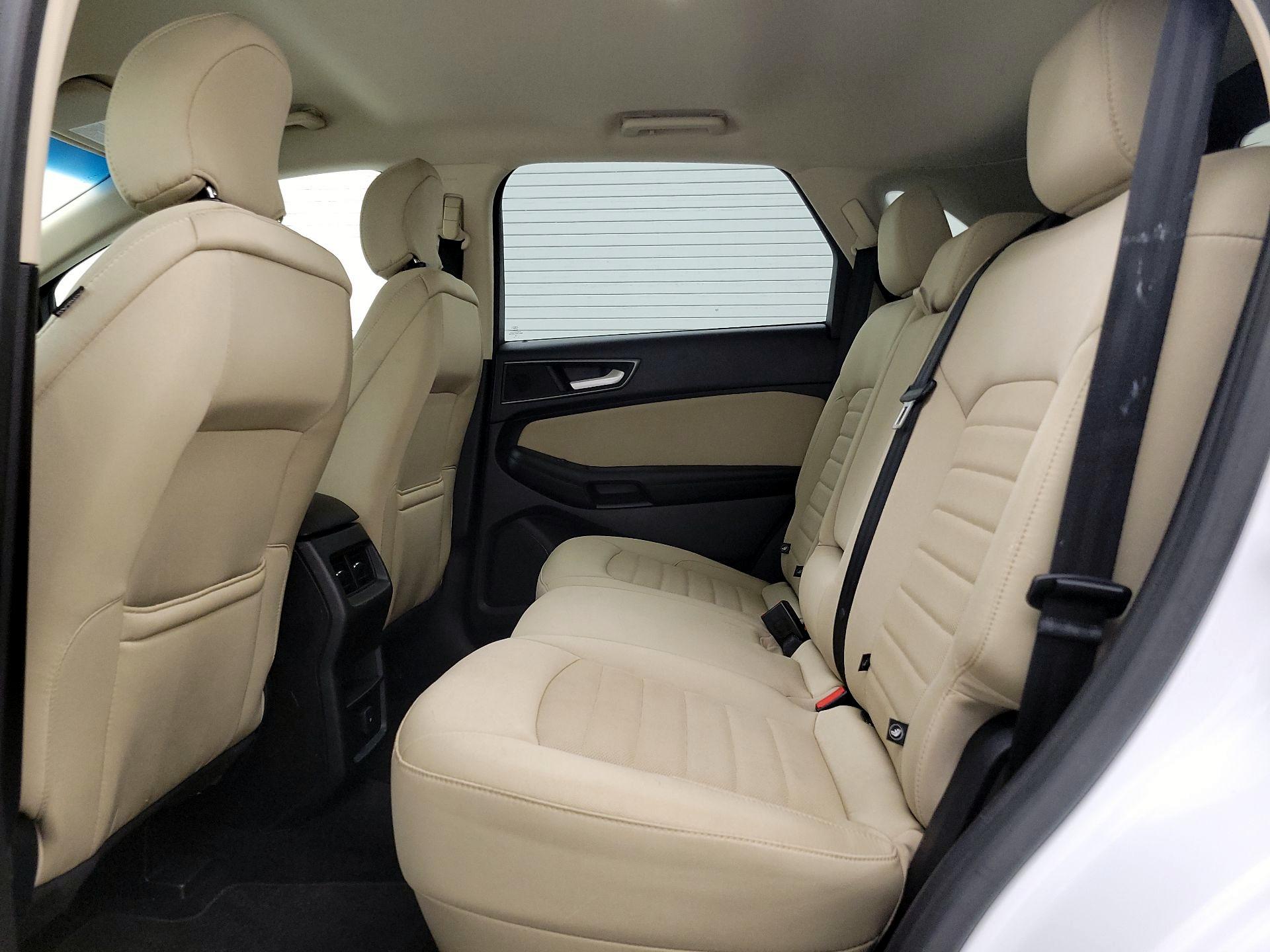 Thumbnail: 2015 Ford Edge - 19