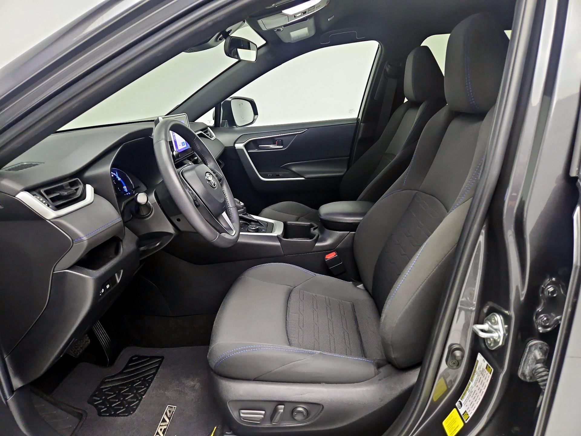 Thumbnail: 2023 Toyota RAV4 - 11