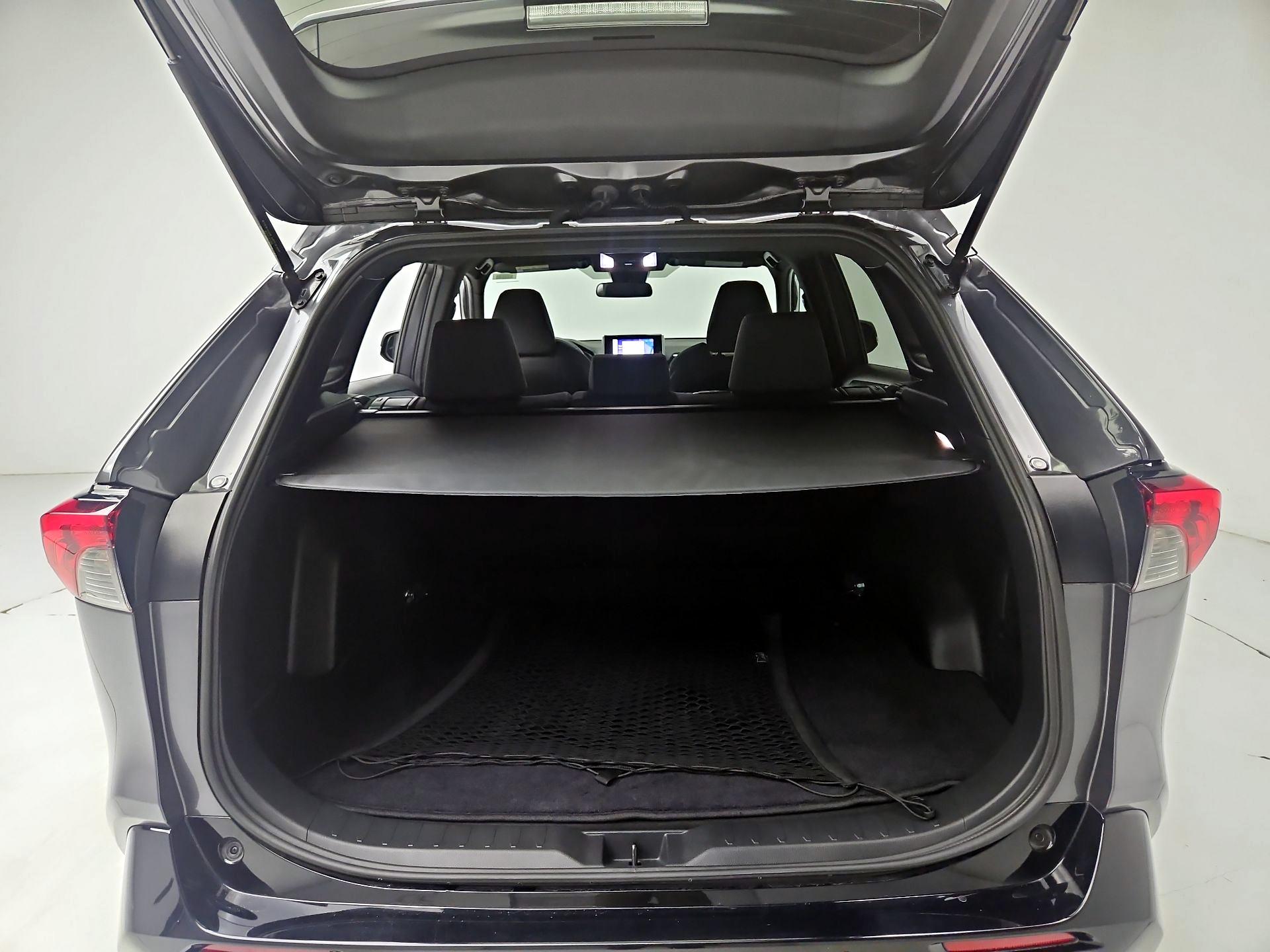 Thumbnail: 2023 Toyota RAV4 - 20