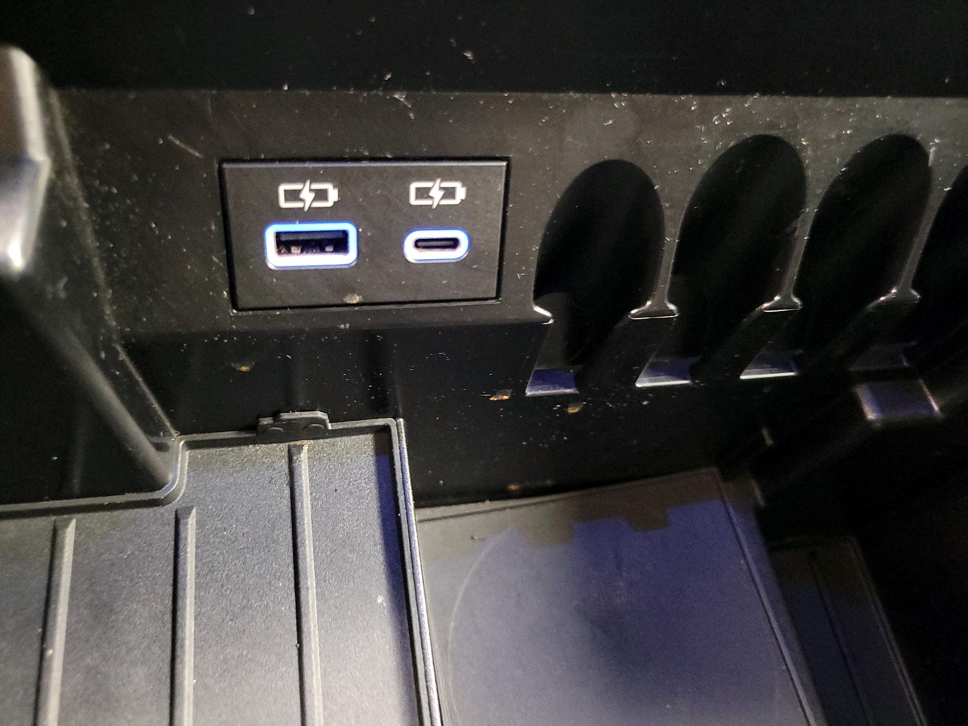 Thumbnail: 2024 Toyota Tundra - 18