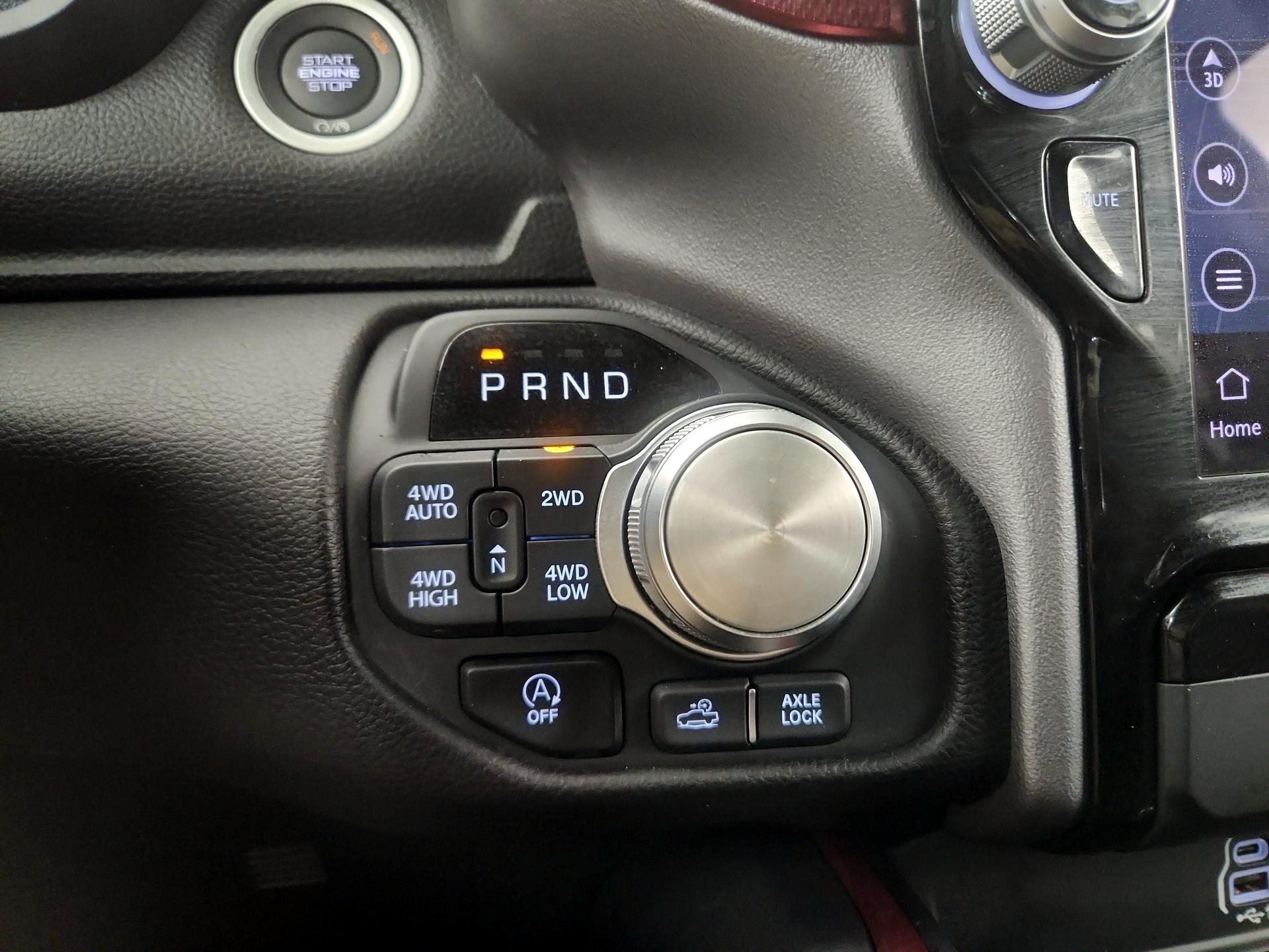 Thumbnail: 2025 RAM 1500 - 18