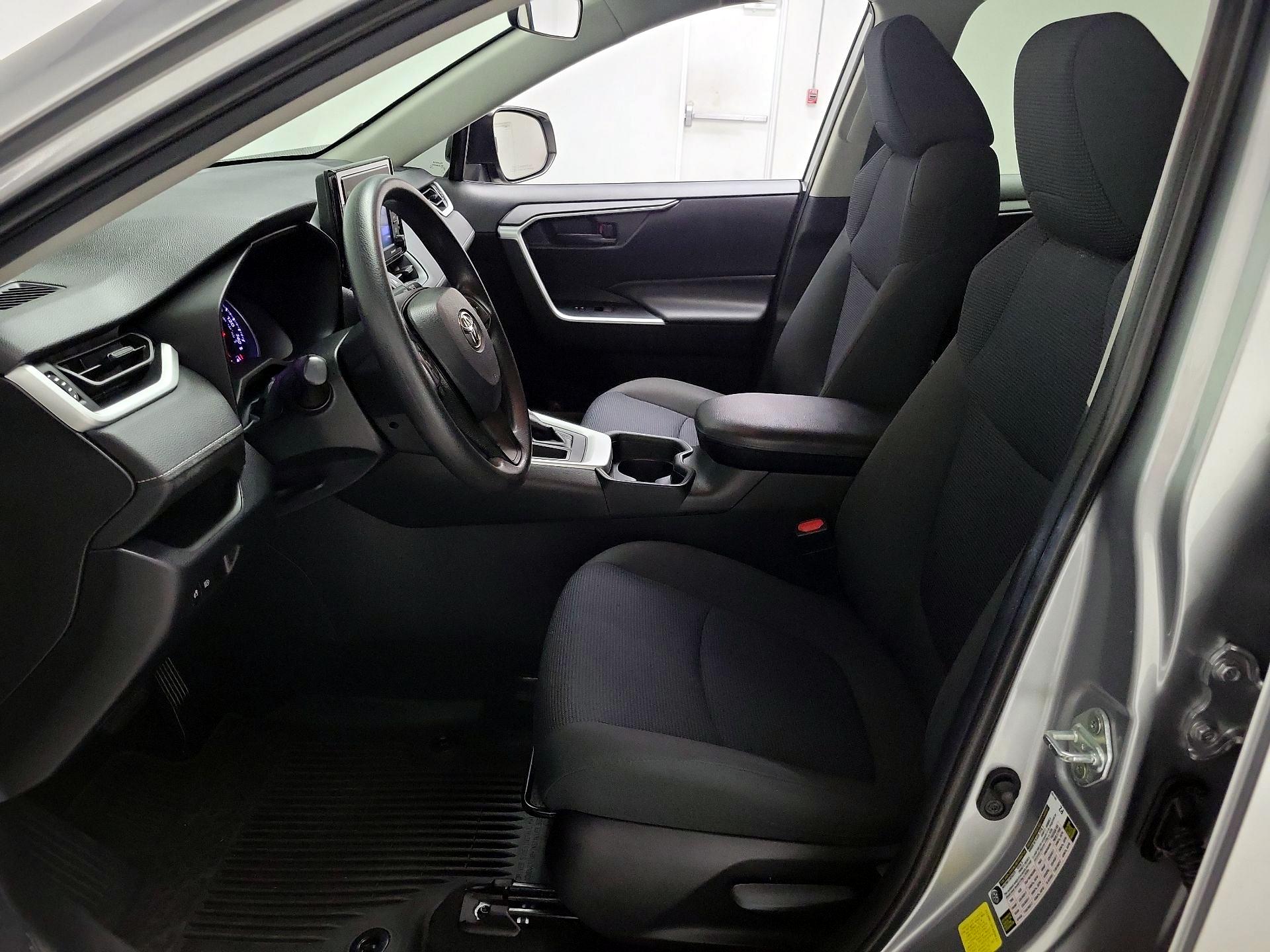 Thumbnail: 2020 Toyota RAV4 - 11