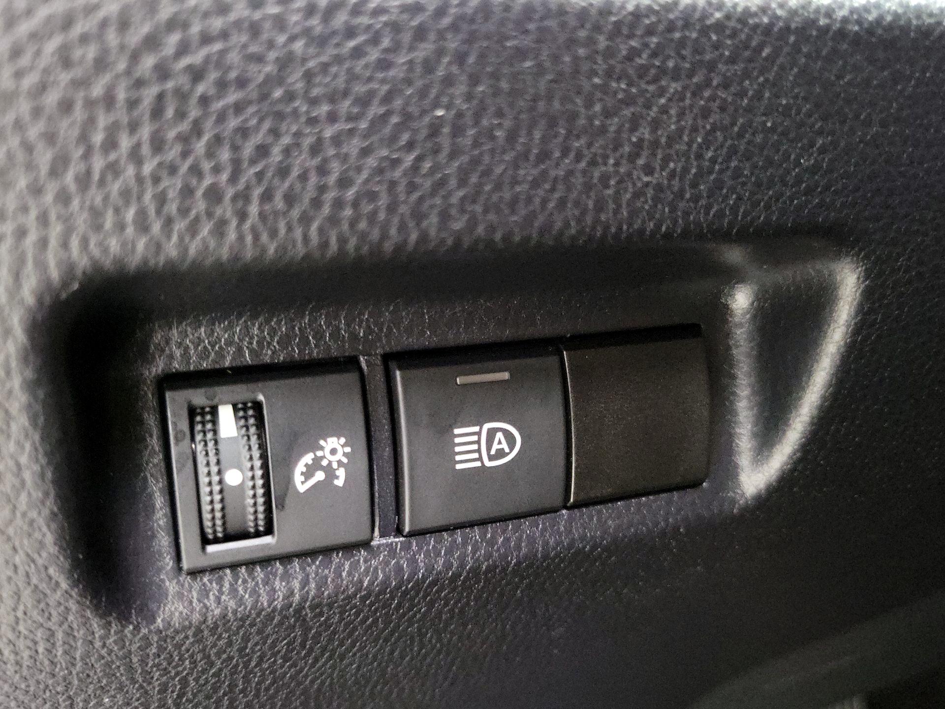 Thumbnail: 2020 Toyota RAV4 - 13