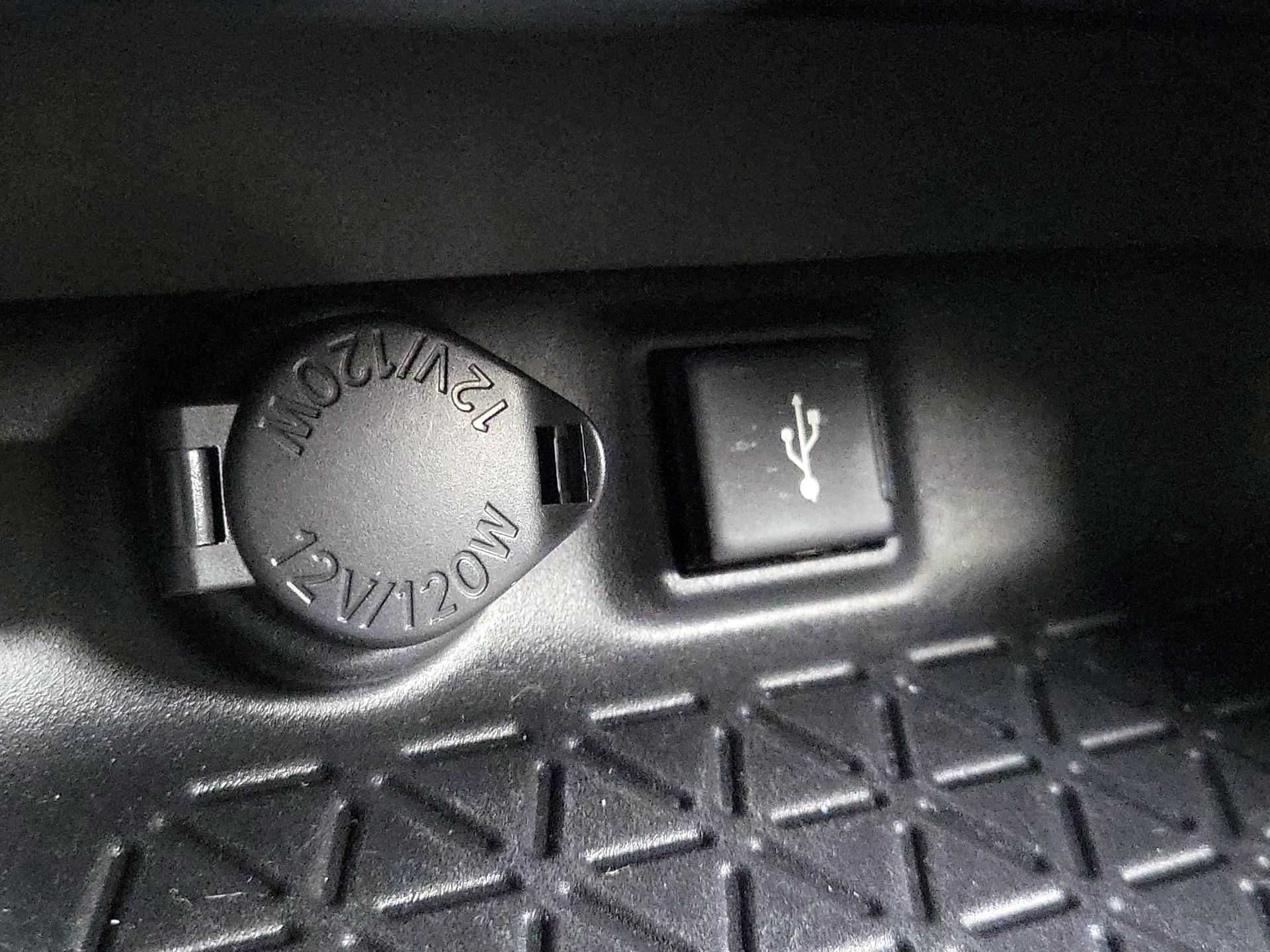 Thumbnail: 2020 Toyota RAV4 - 18