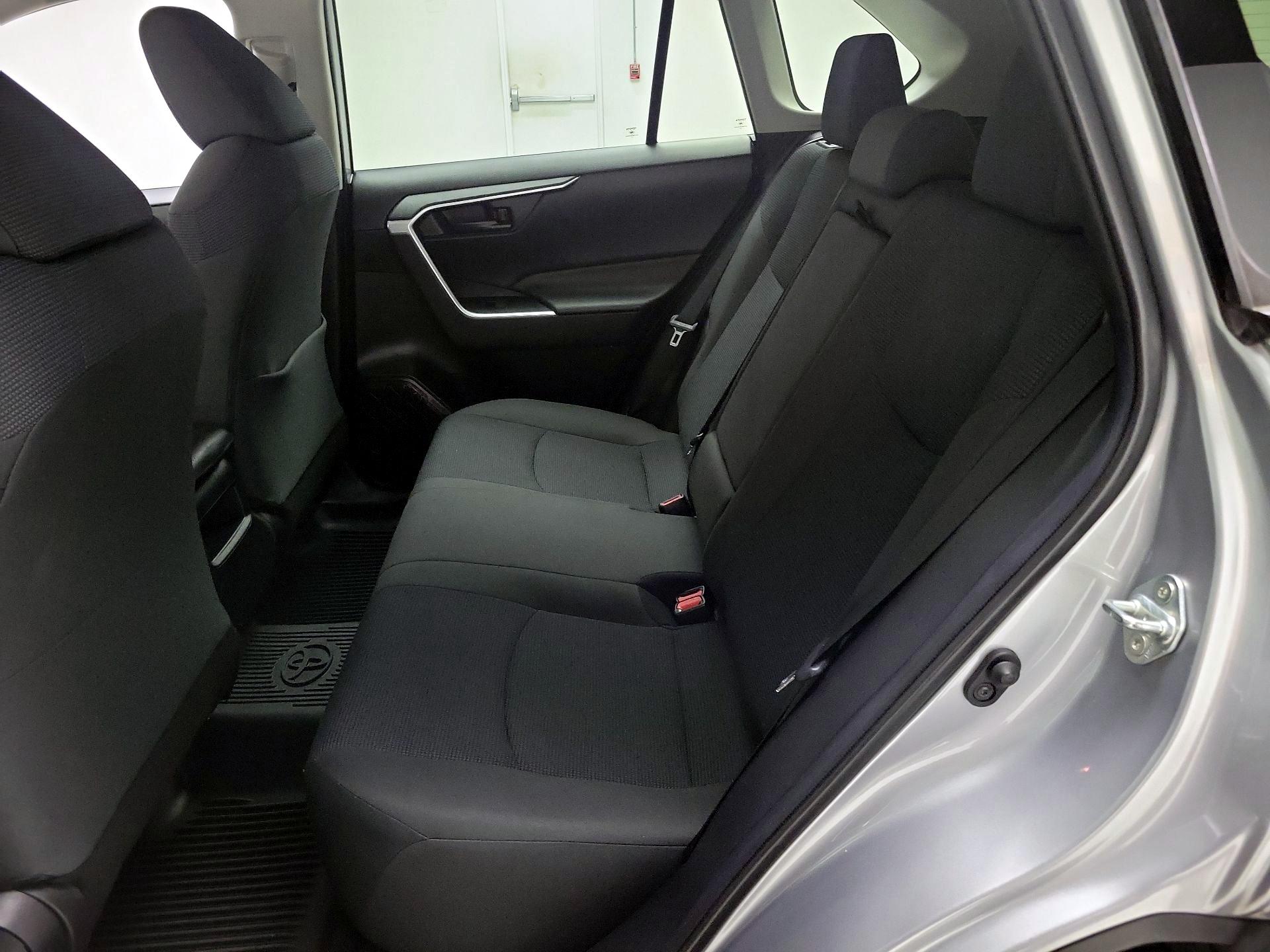 Thumbnail: 2020 Toyota RAV4 - 19