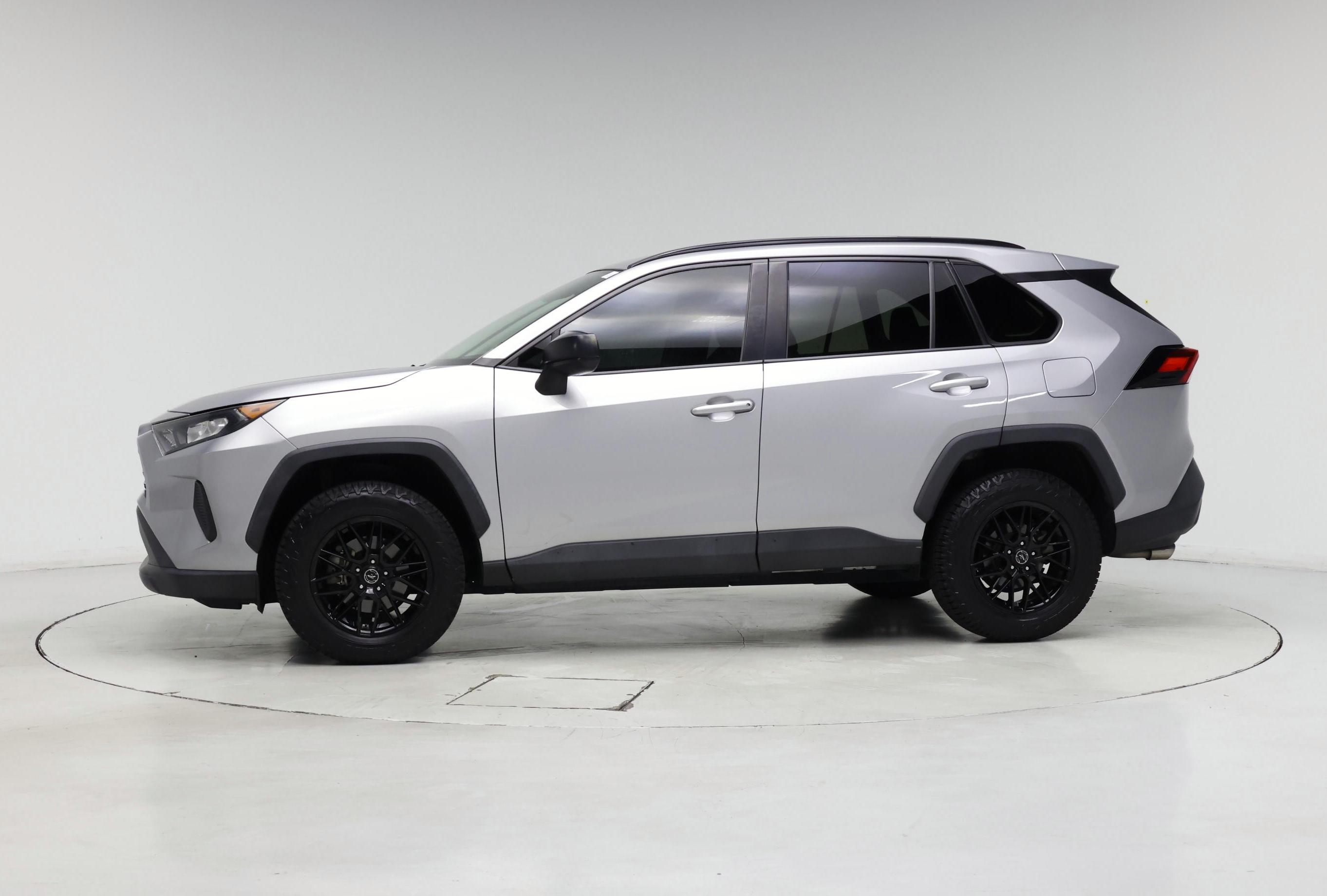 Thumbnail: 2020 Toyota RAV4 - 3