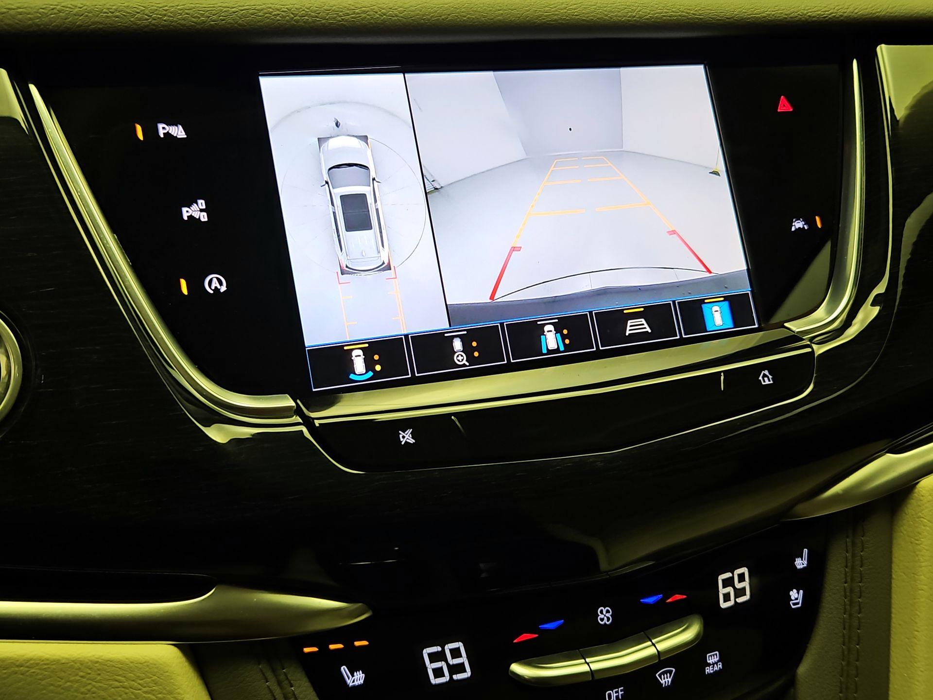 Thumbnail: 2024 Cadillac XT6 - 15