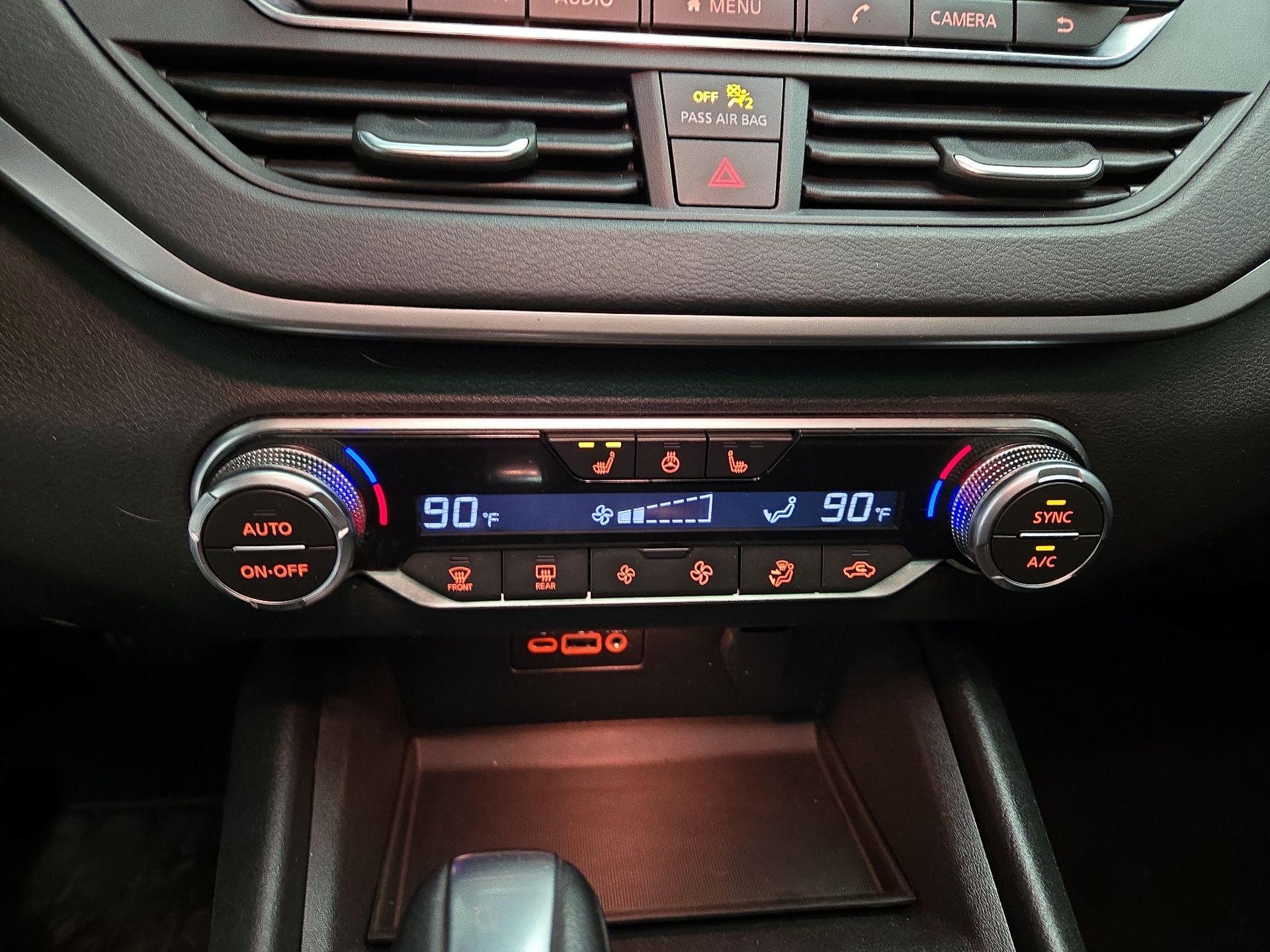 Thumbnail: 2019 Nissan Altima - 16