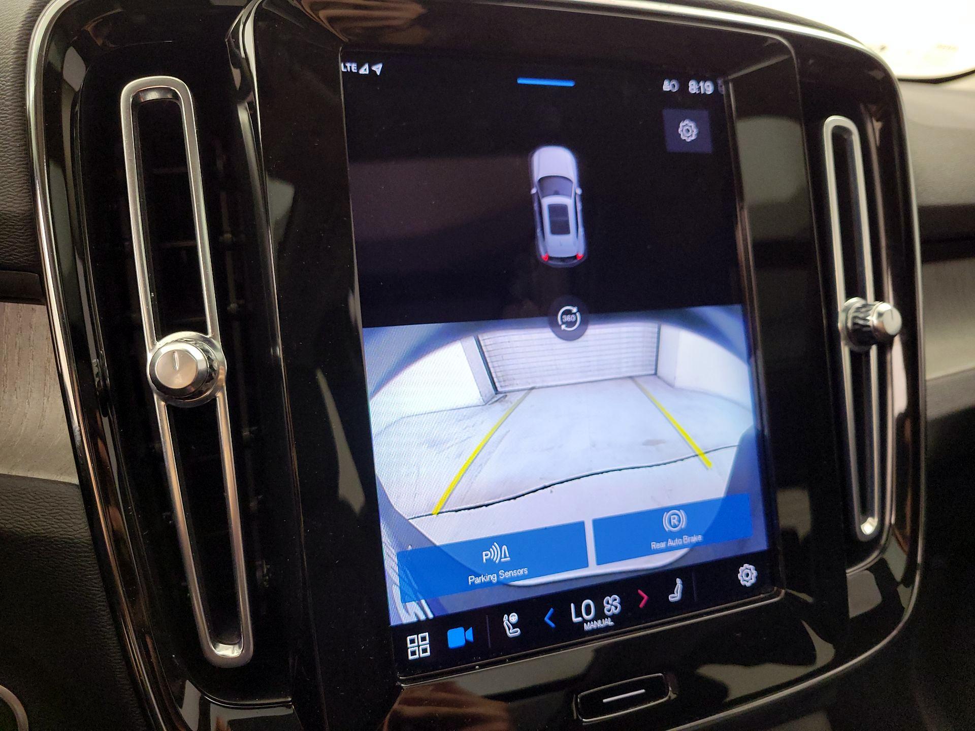 Thumbnail: 2023 Volvo XC40 - 15