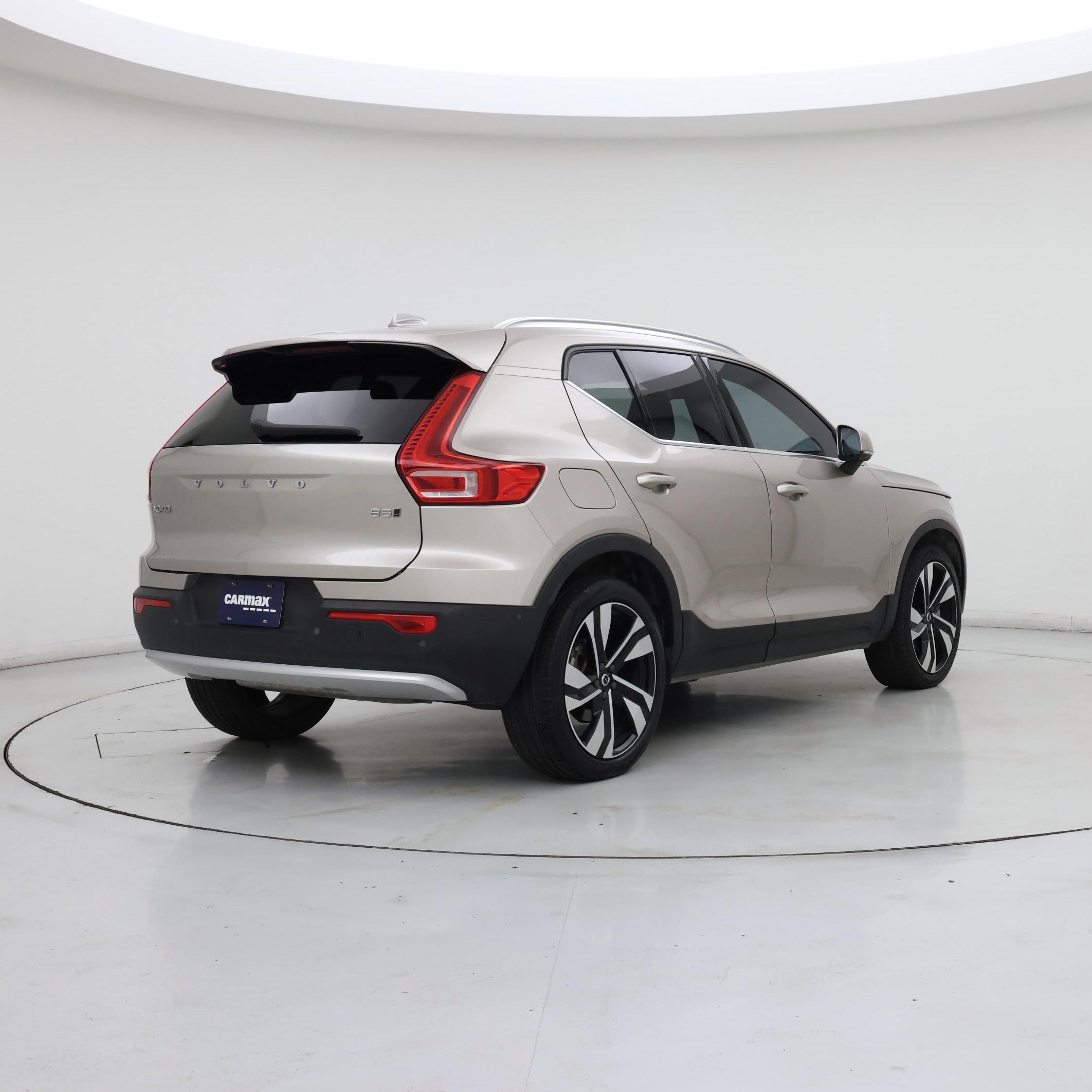 Thumbnail: 2023 Volvo XC40 - 8