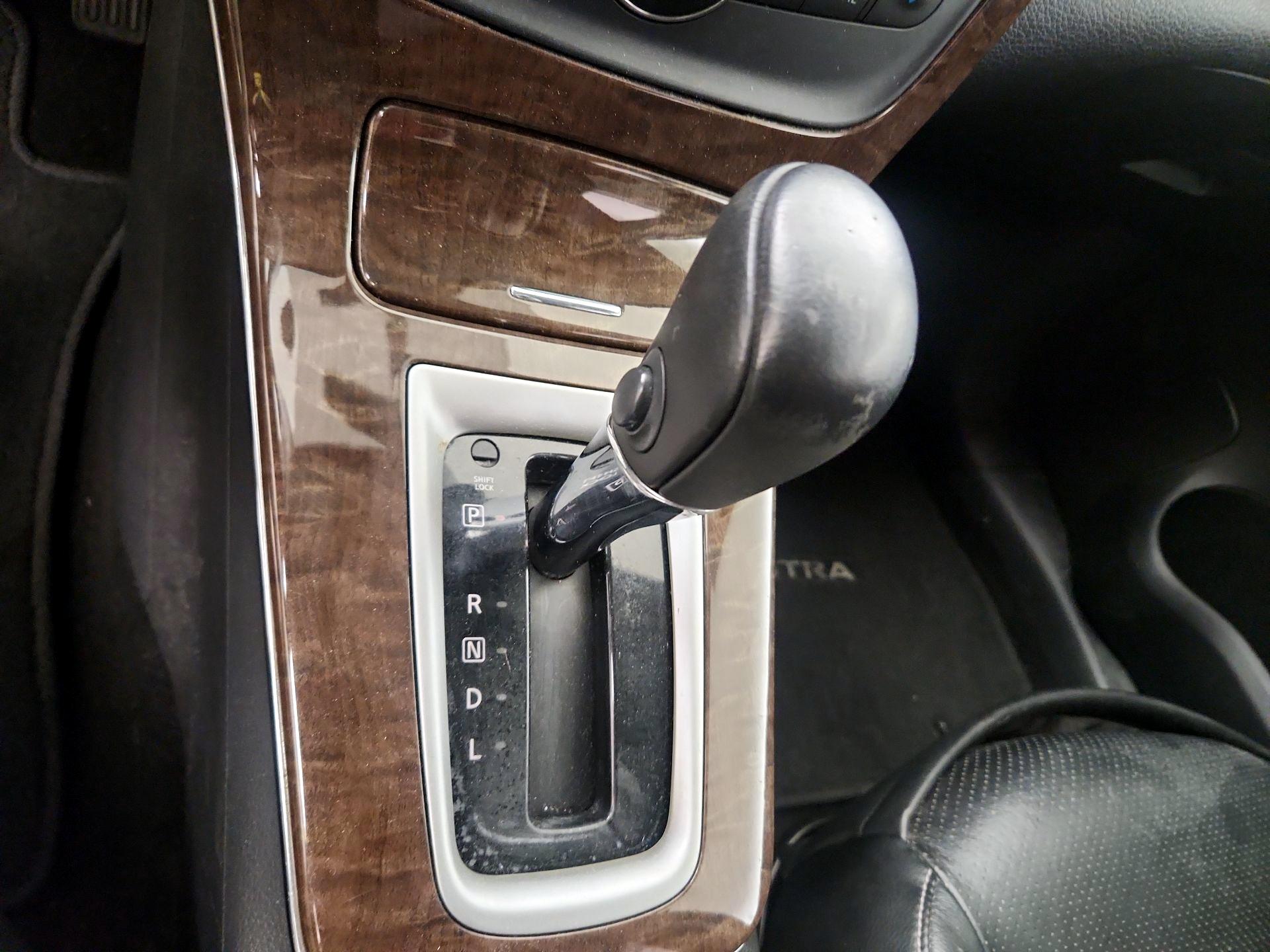 Thumbnail: 2015 Nissan Sentra - 17