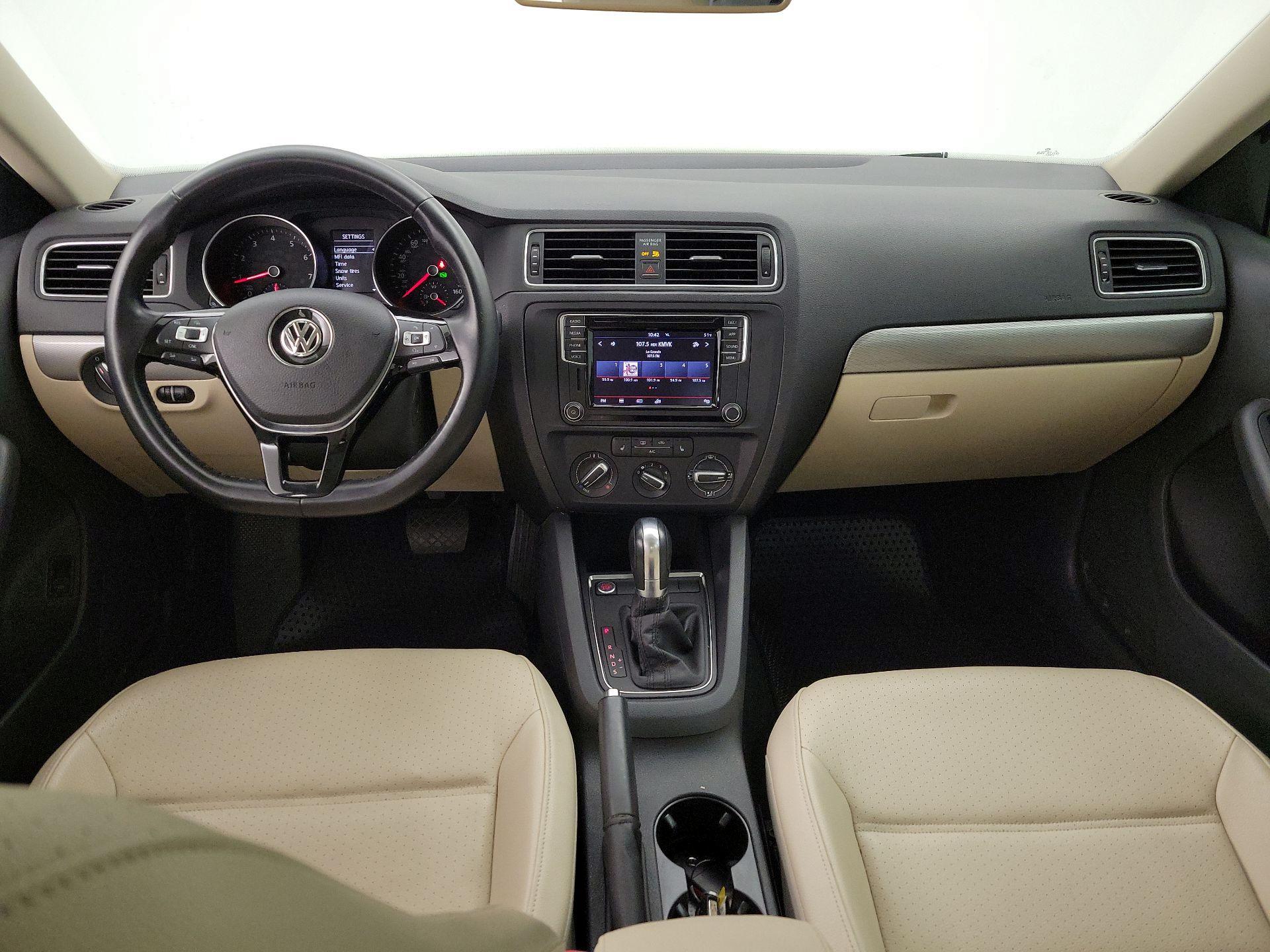 Thumbnail: 2017 Volkswagen Jetta - 9