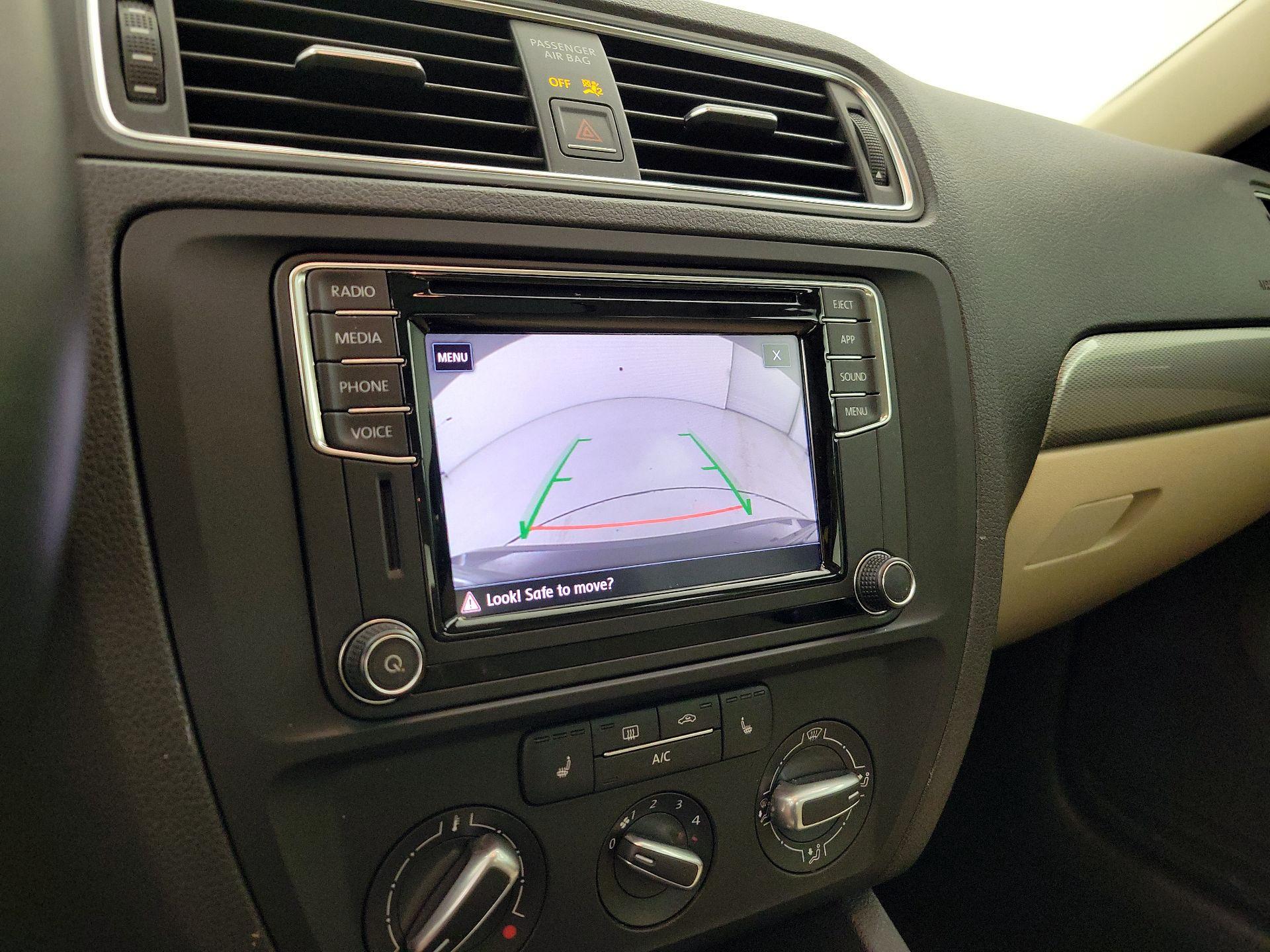 Thumbnail: 2017 Volkswagen Jetta - 14