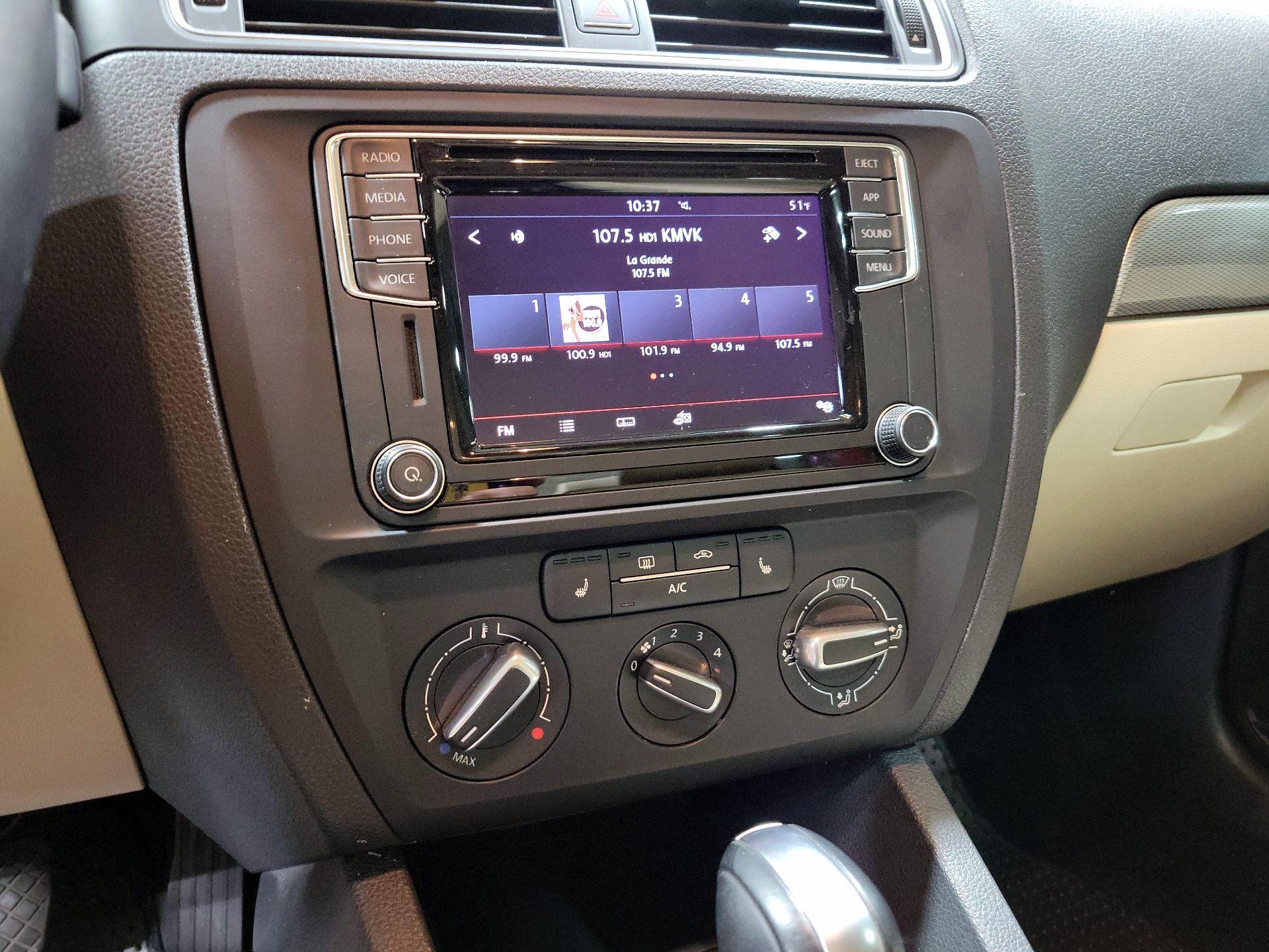 Thumbnail: 2017 Volkswagen Jetta - 15