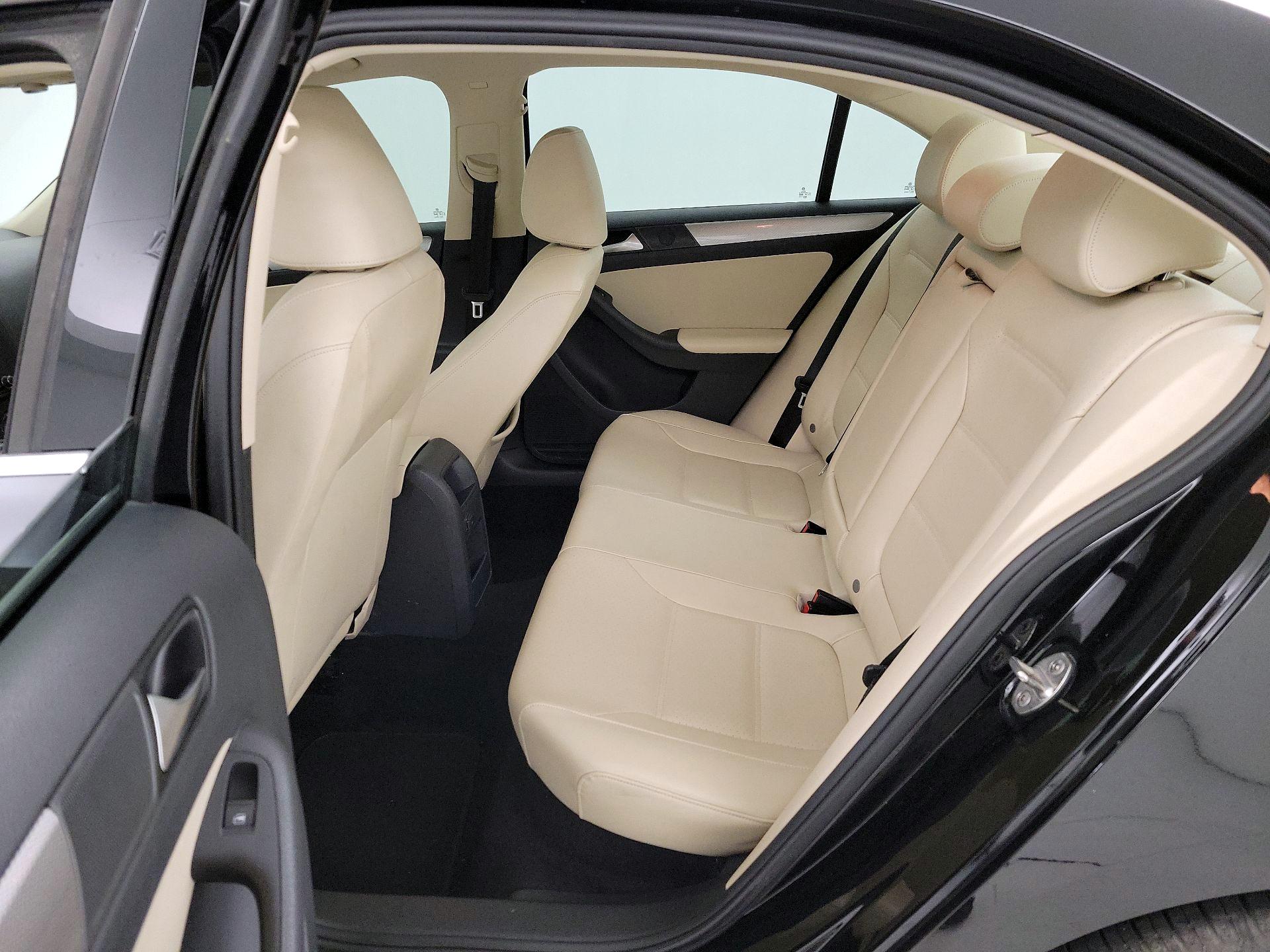 Thumbnail: 2017 Volkswagen Jetta - 20