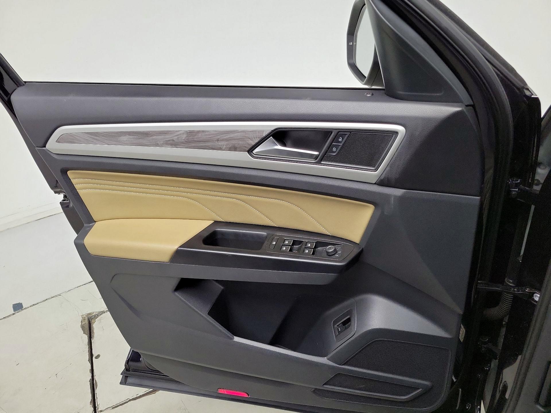 Thumbnail: 2021 Volkswagen Atlas - 12