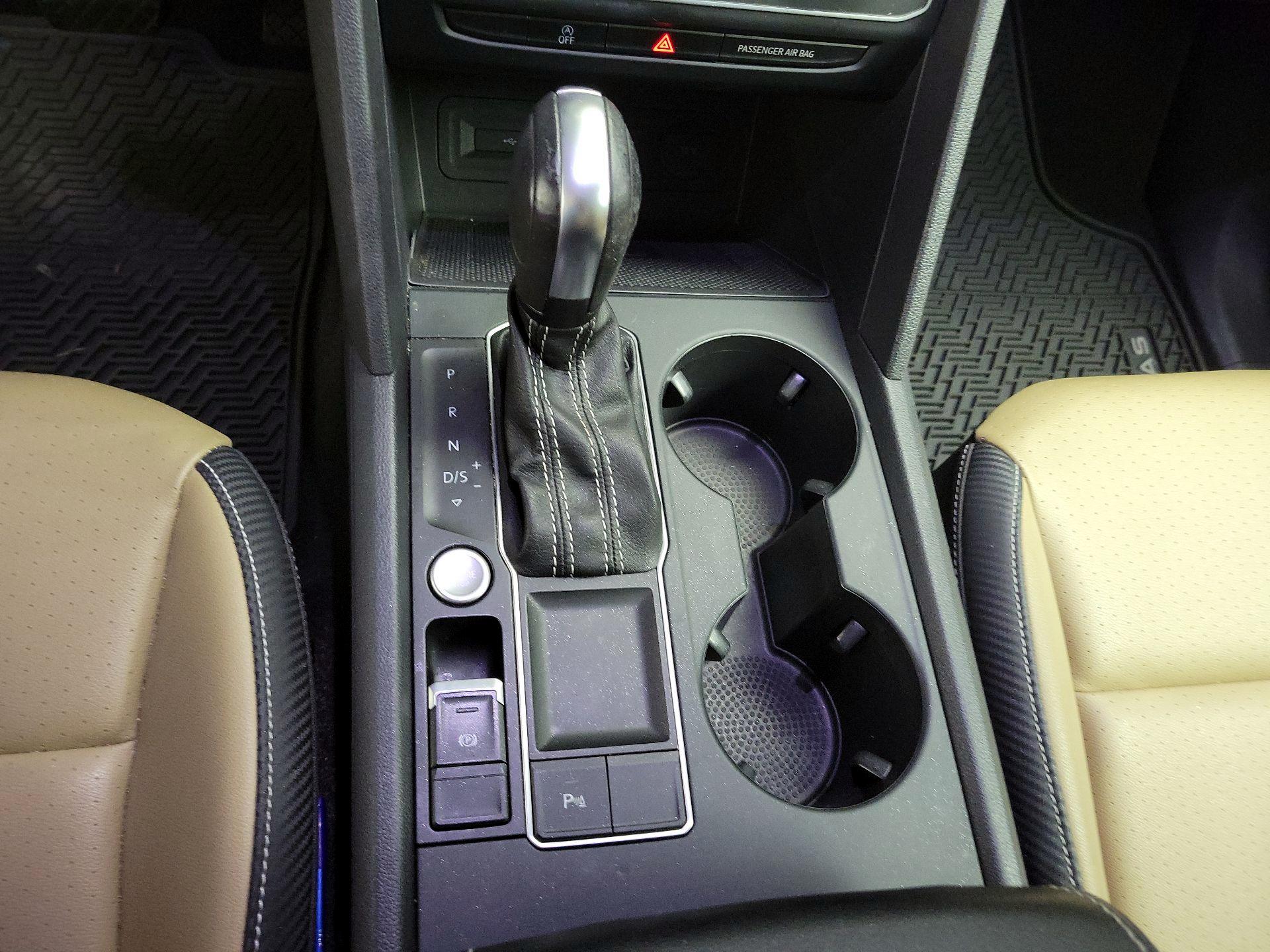 Thumbnail: 2021 Volkswagen Atlas - 18