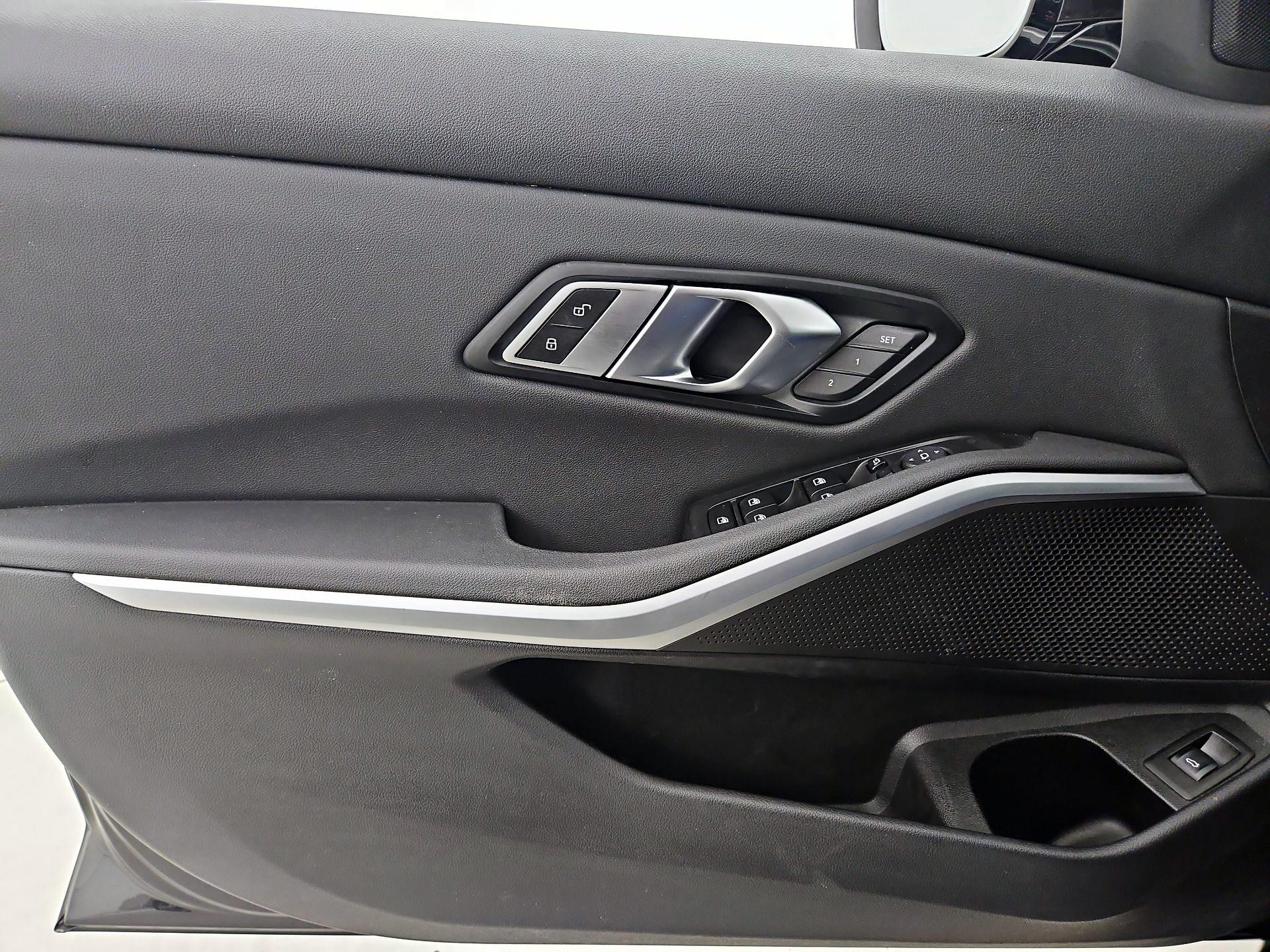 Thumbnail: 2020 BMW 3 Series - 12