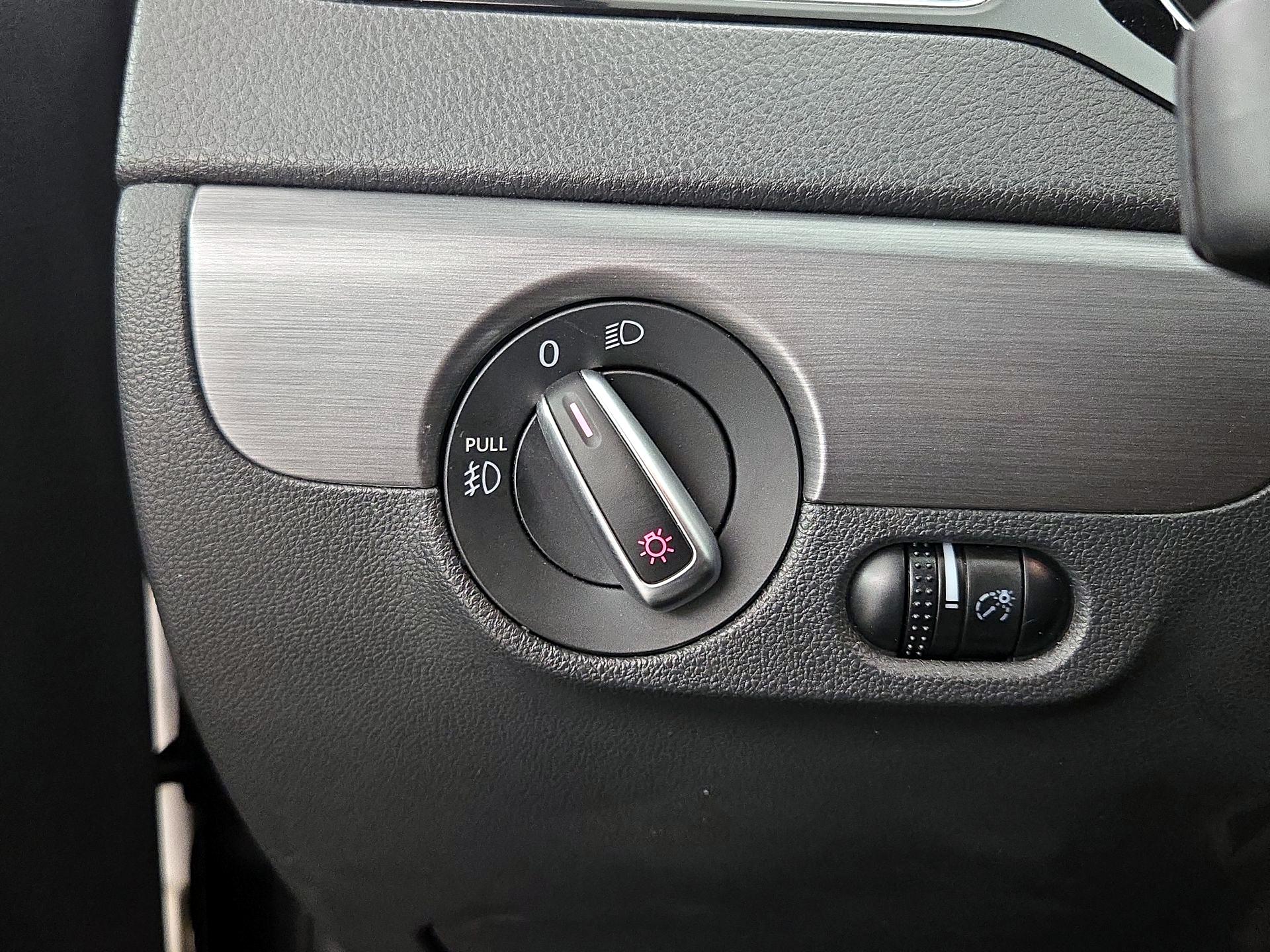 Thumbnail: 2016 Volkswagen Jetta - 13