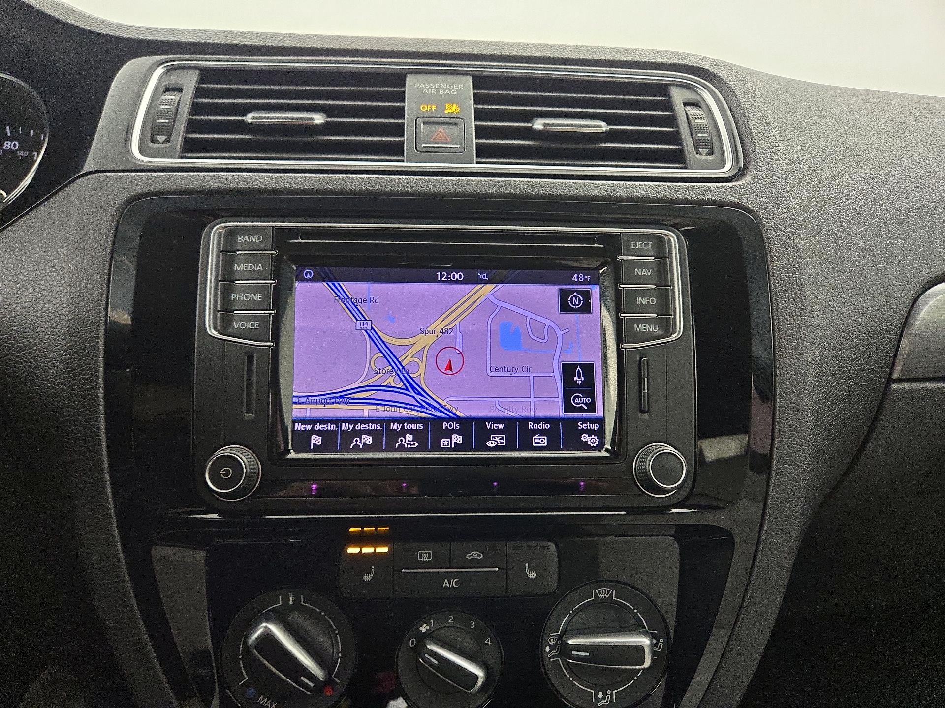 Thumbnail: 2016 Volkswagen Jetta - 14