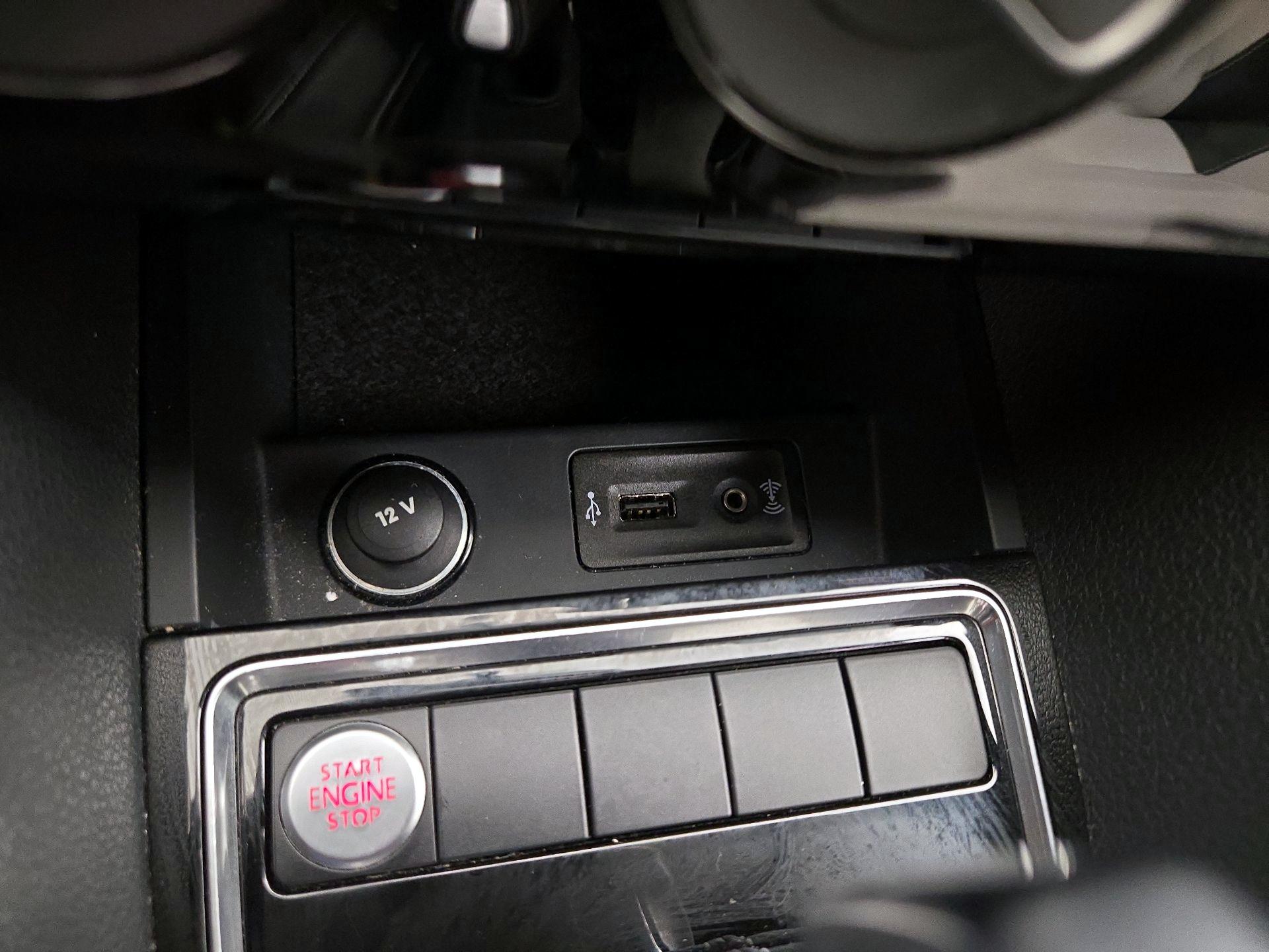 Thumbnail: 2016 Volkswagen Jetta - 19