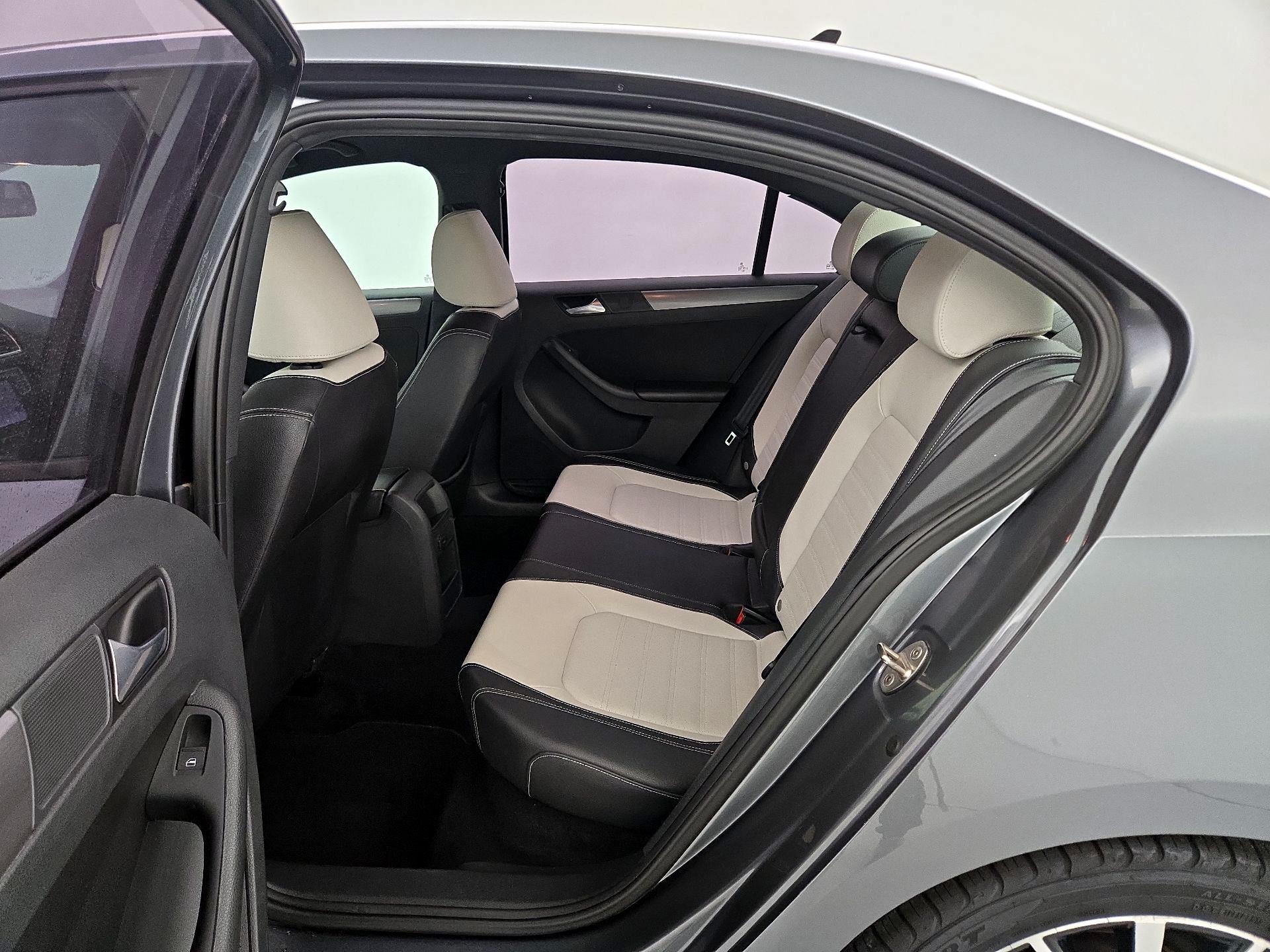 Thumbnail: 2016 Volkswagen Jetta - 20