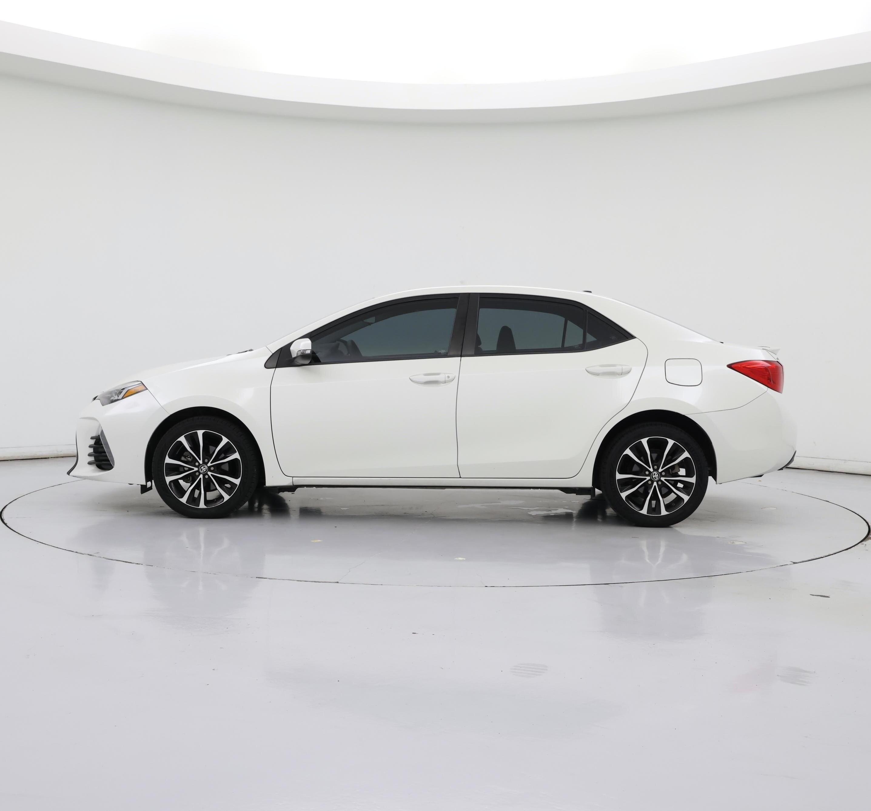 Thumbnail: 2017 Toyota Corolla - 3