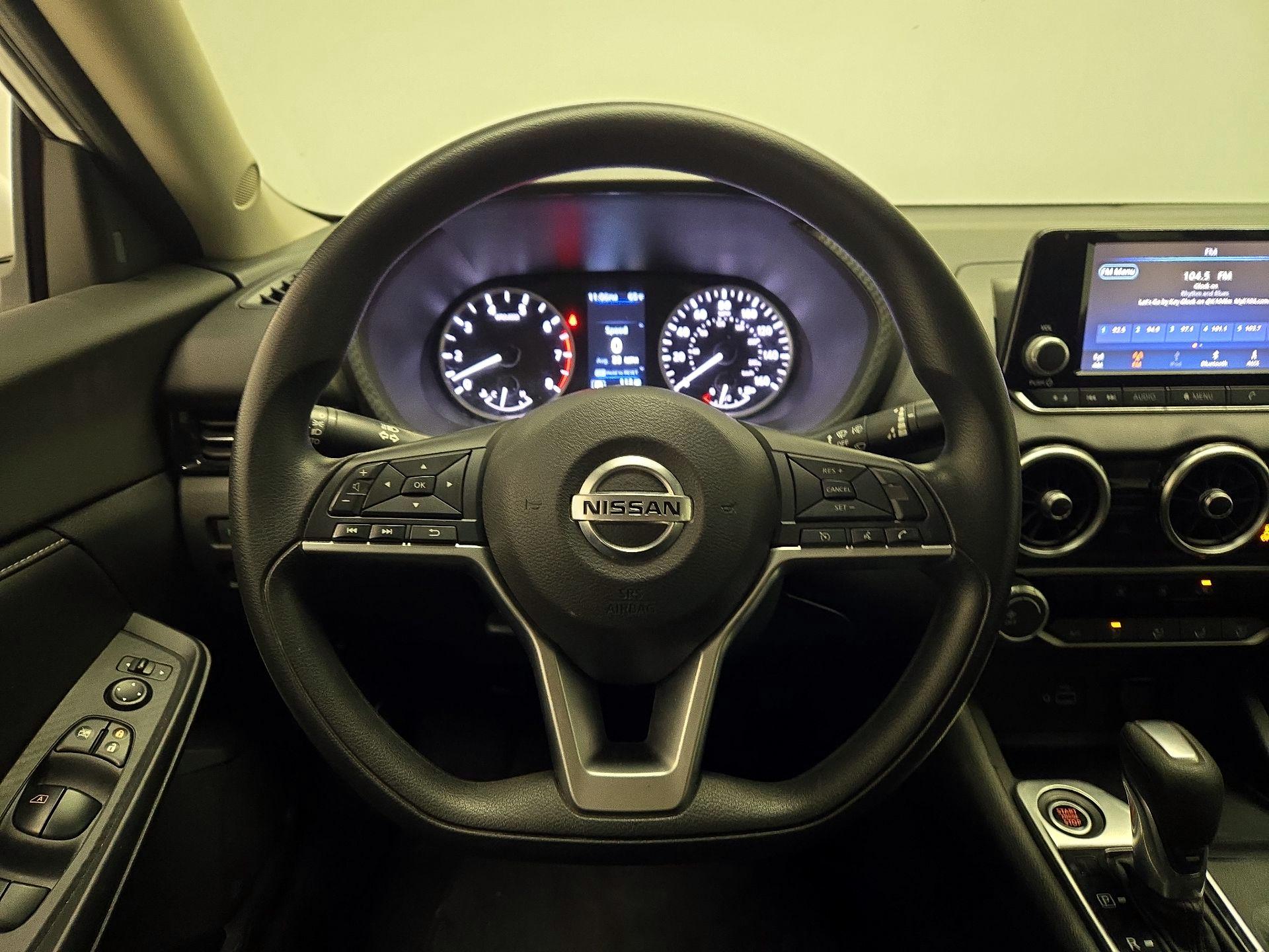 Thumbnail: 2020 Nissan Sentra - 10