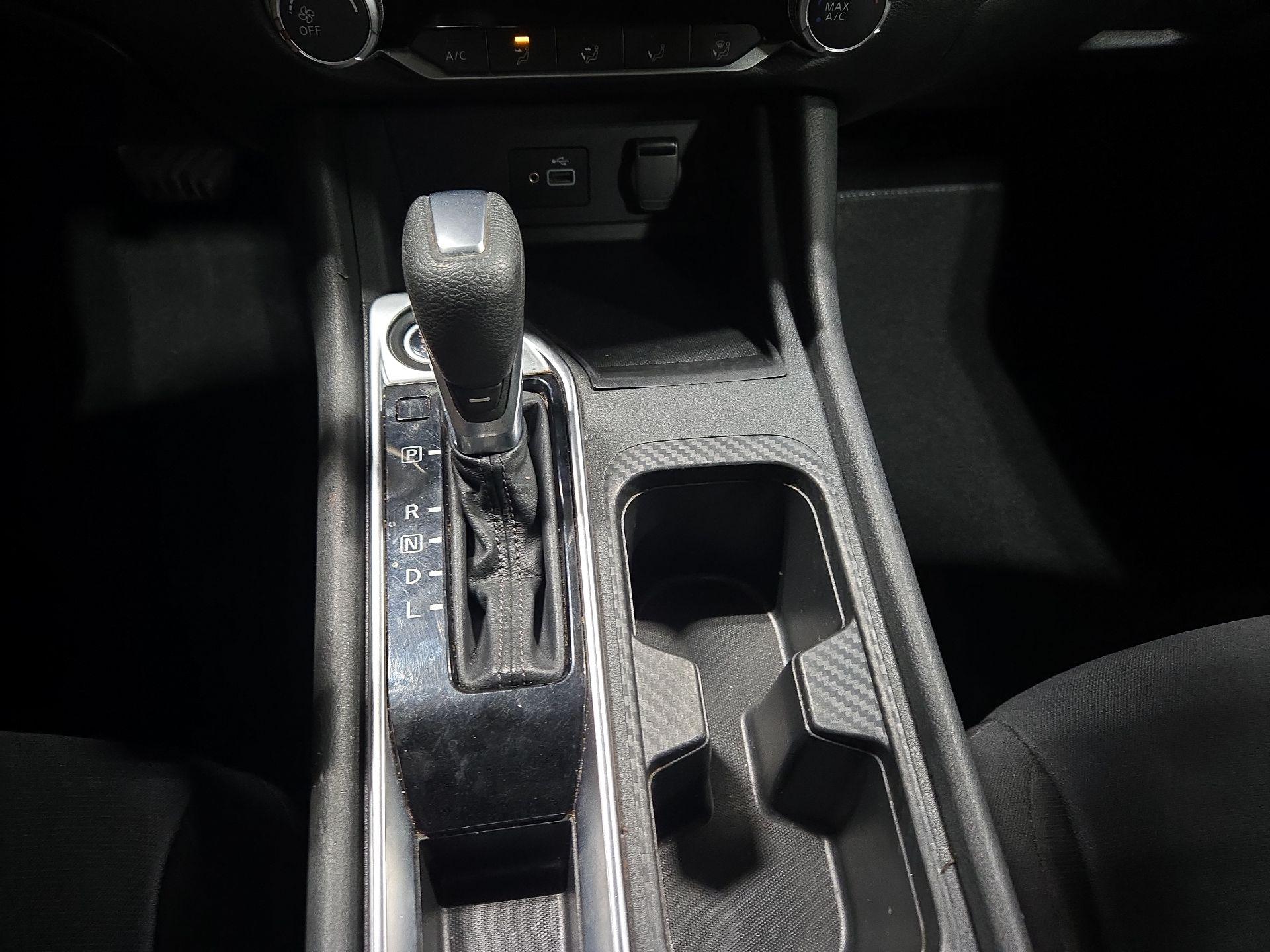 Thumbnail: 2020 Nissan Sentra - 17