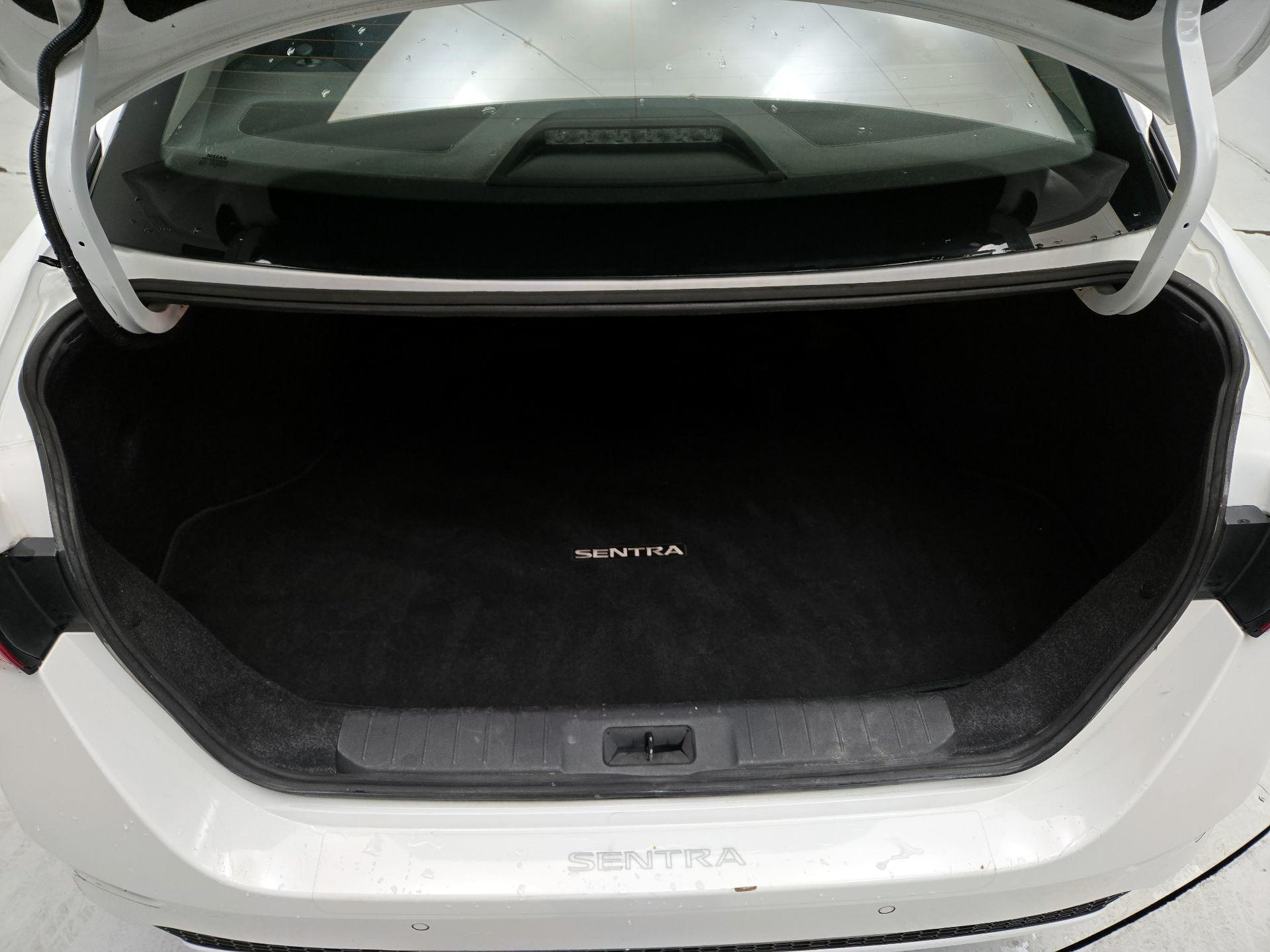 Thumbnail: 2020 Nissan Sentra - 20