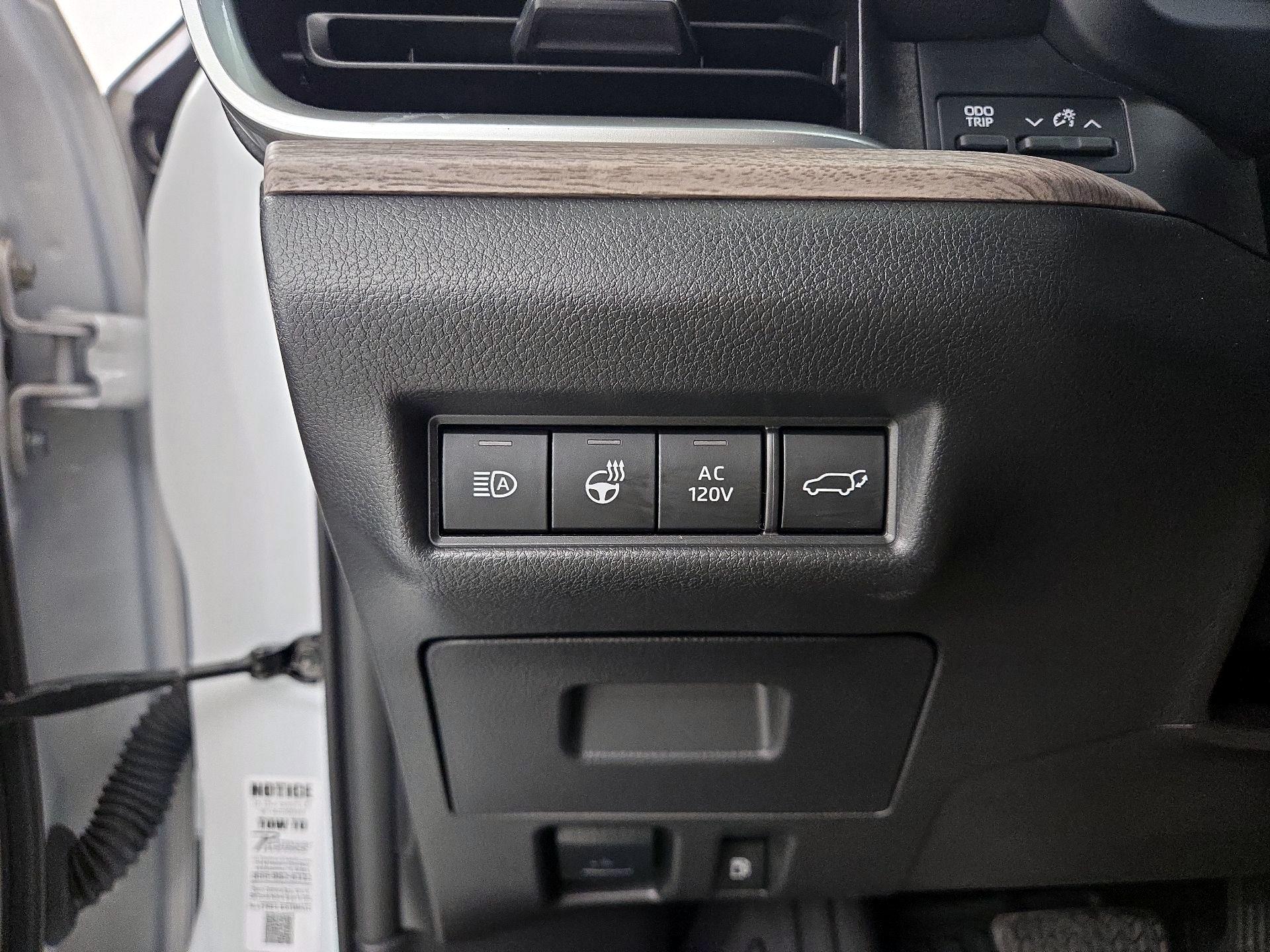 Thumbnail: 2024 Toyota Highlander - 13