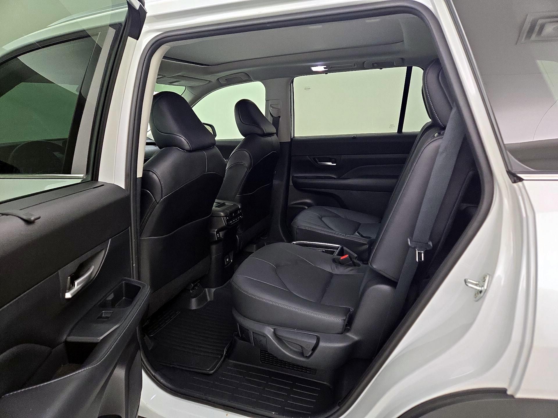 Thumbnail: 2024 Toyota Highlander - 20