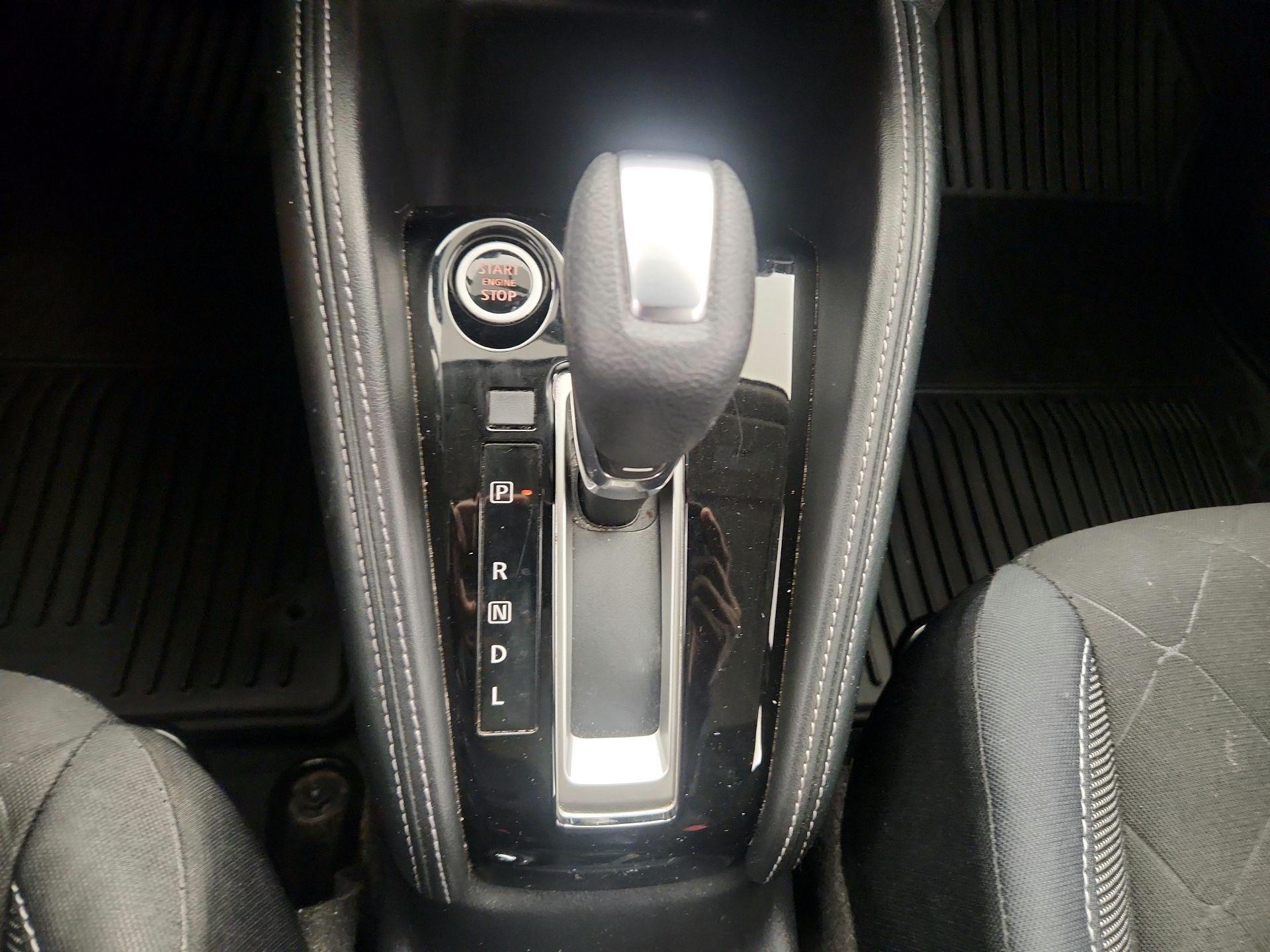 Thumbnail: 2018 Nissan Kicks - 17