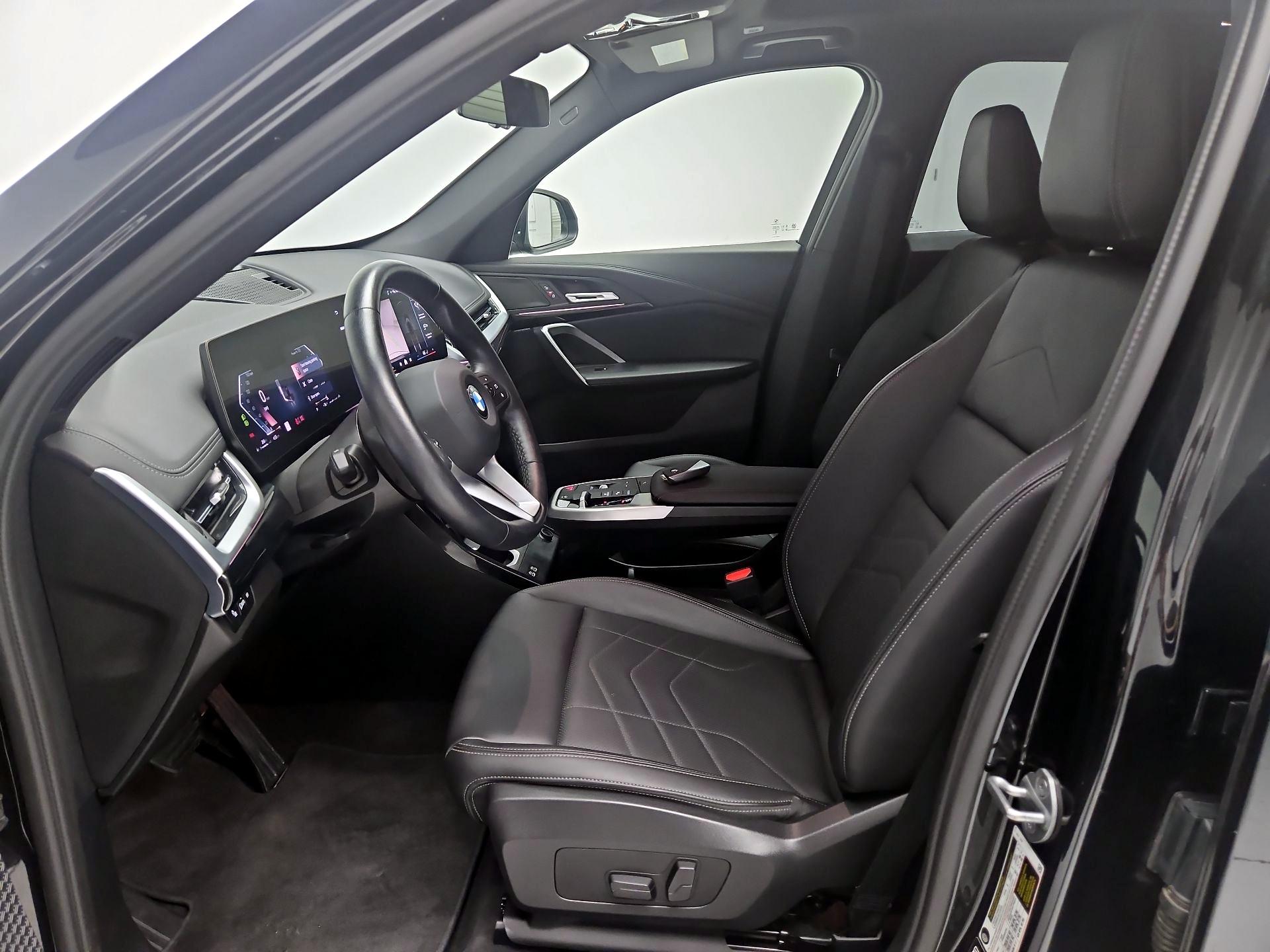 Thumbnail: 2025 BMW X1 - 11