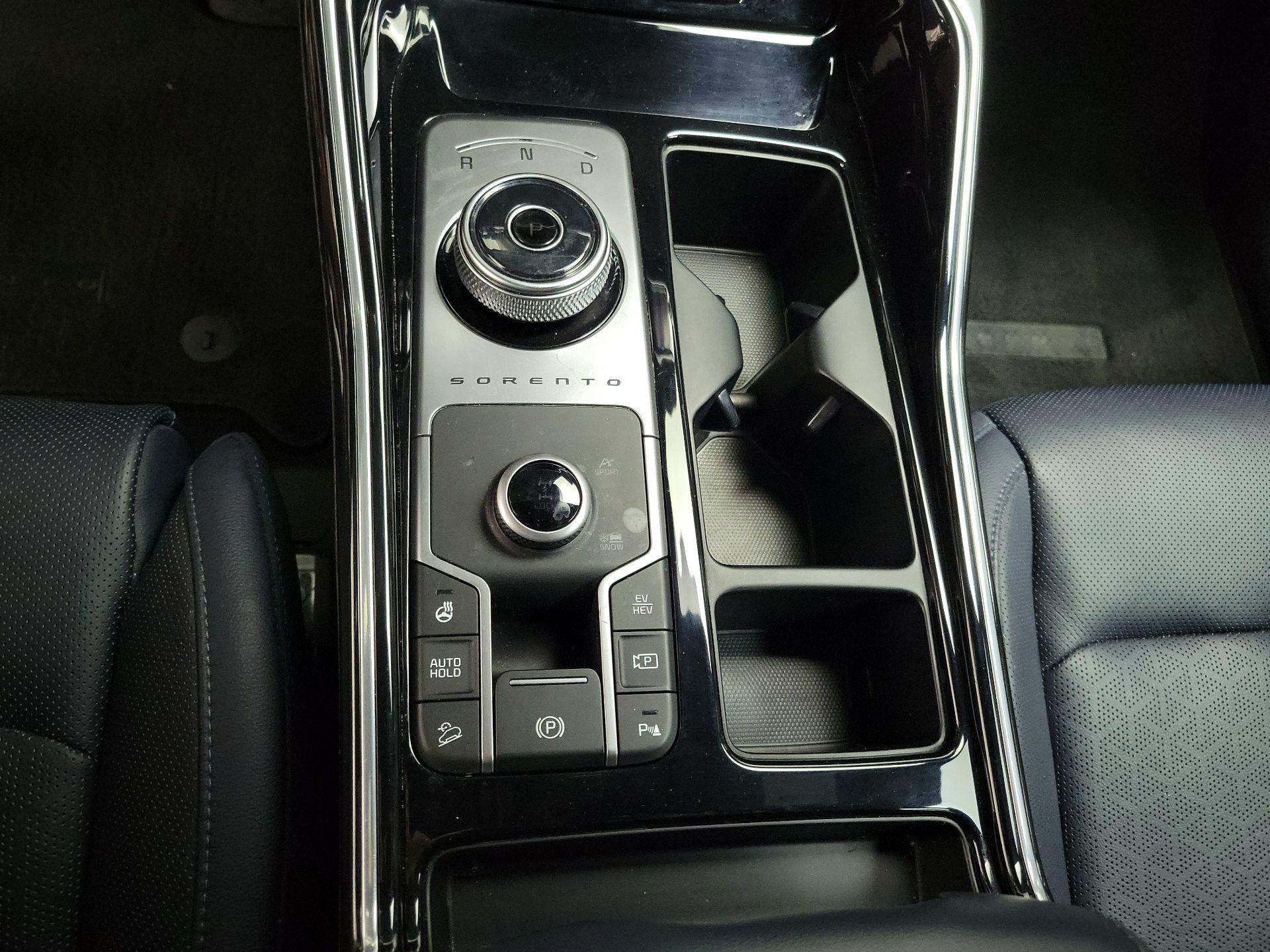 Thumbnail: 2023 Kia Sorento - 18