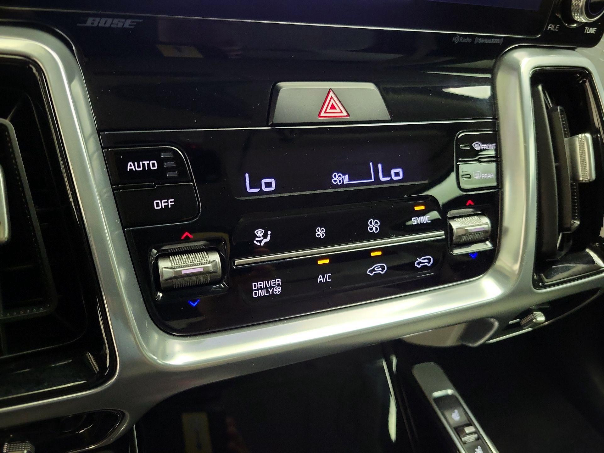 Thumbnail: 2023 Kia Sorento - 17