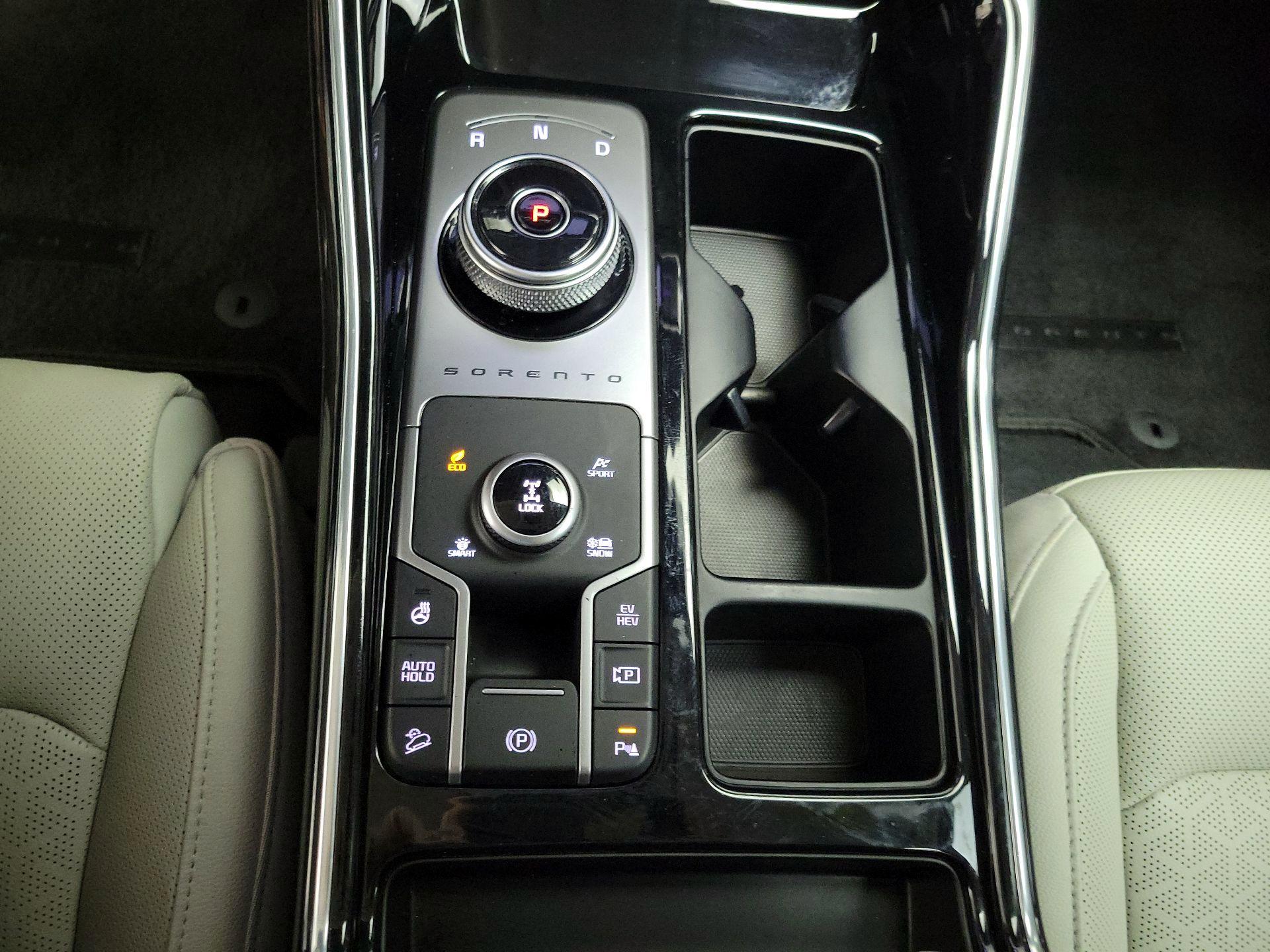 Thumbnail: 2023 Kia Sorento - 18