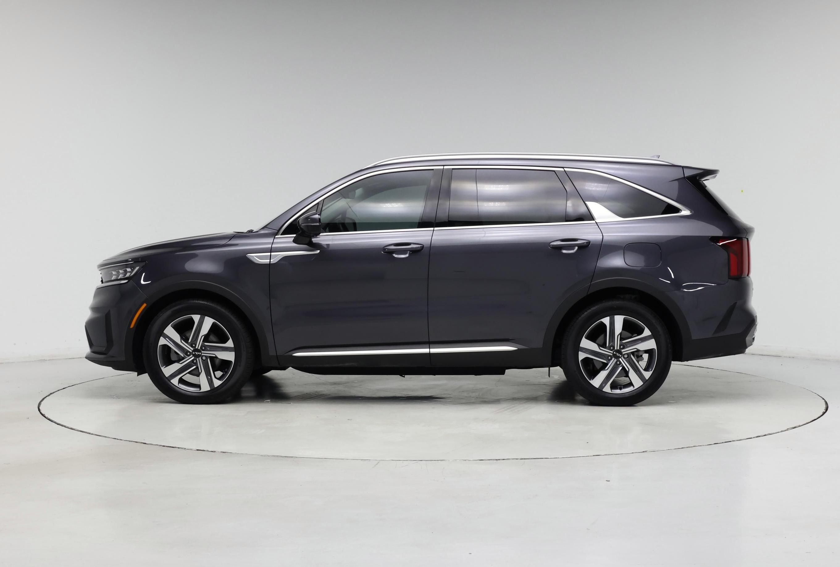 Thumbnail: 2023 Kia Sorento - 3