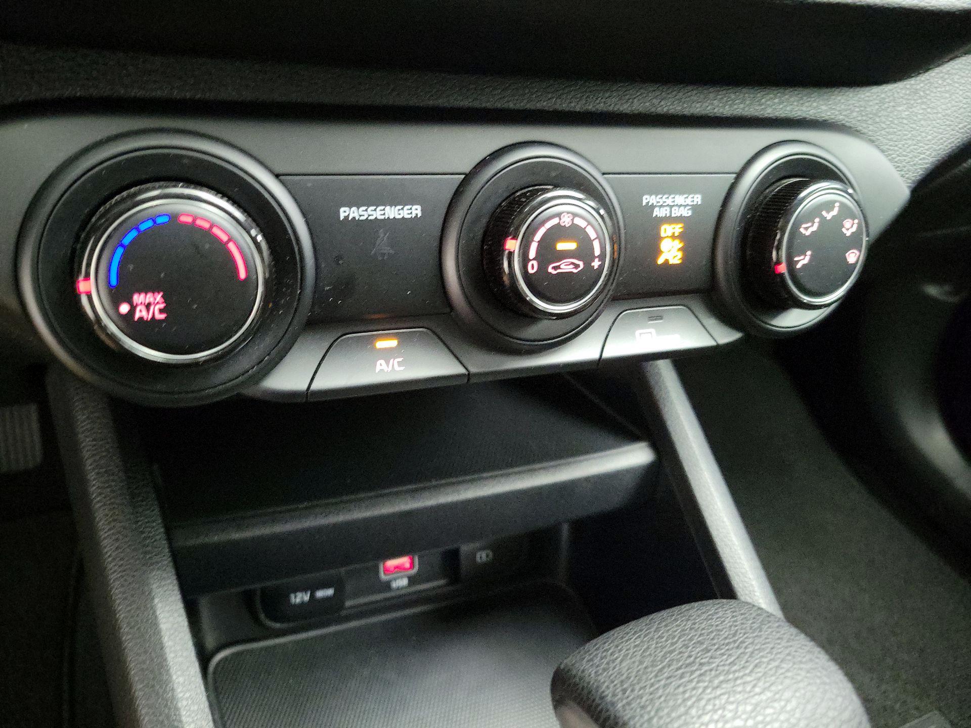 Thumbnail: 2024 Kia Forte - 17