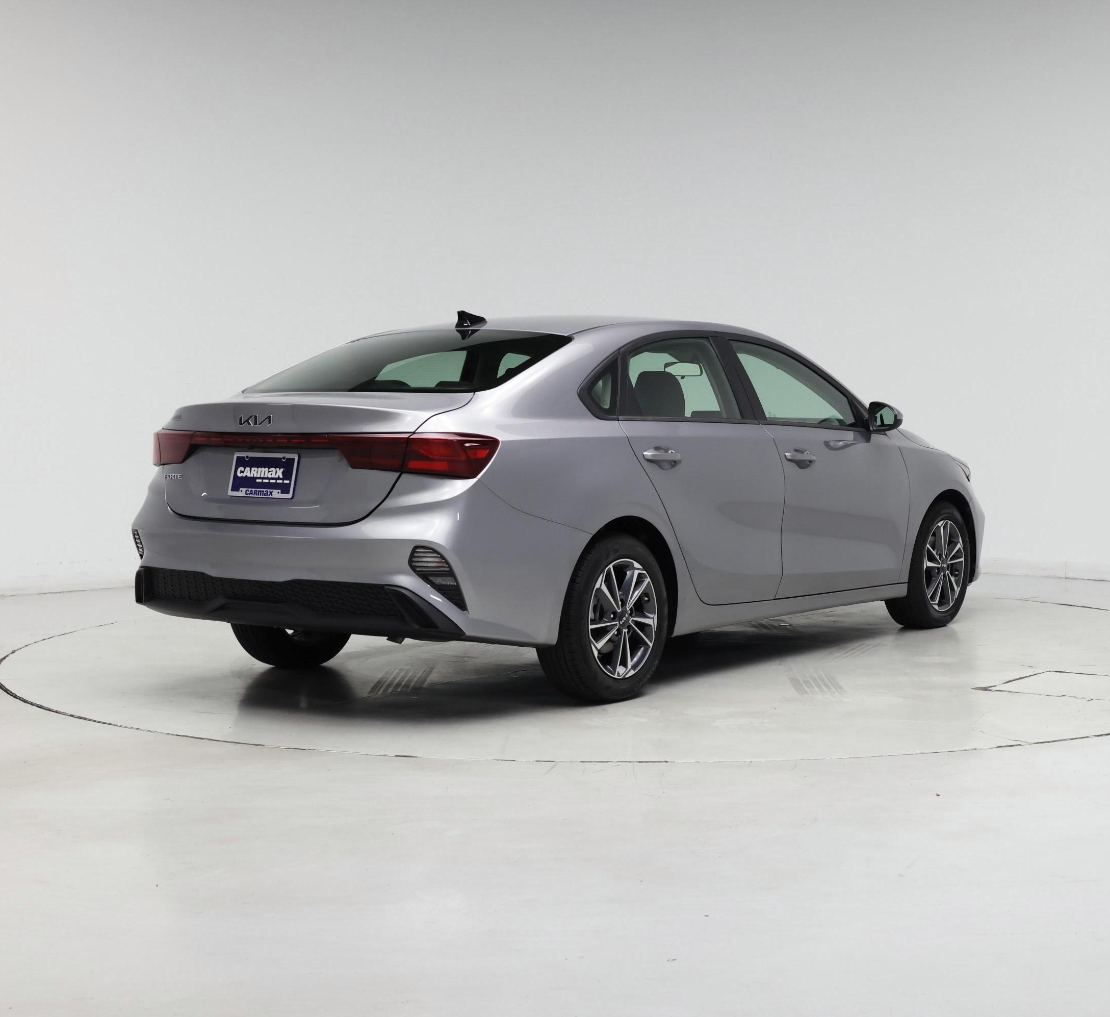 Thumbnail: 2024 Kia Forte - 8