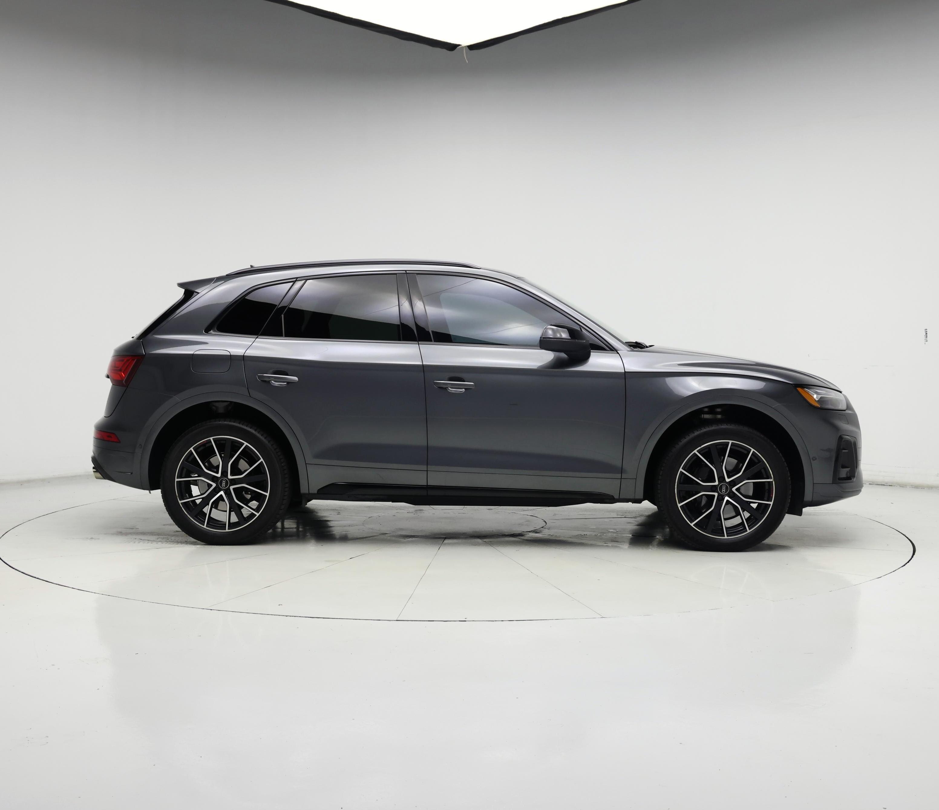 Thumbnail: 2023 Audi SQ5 - 7