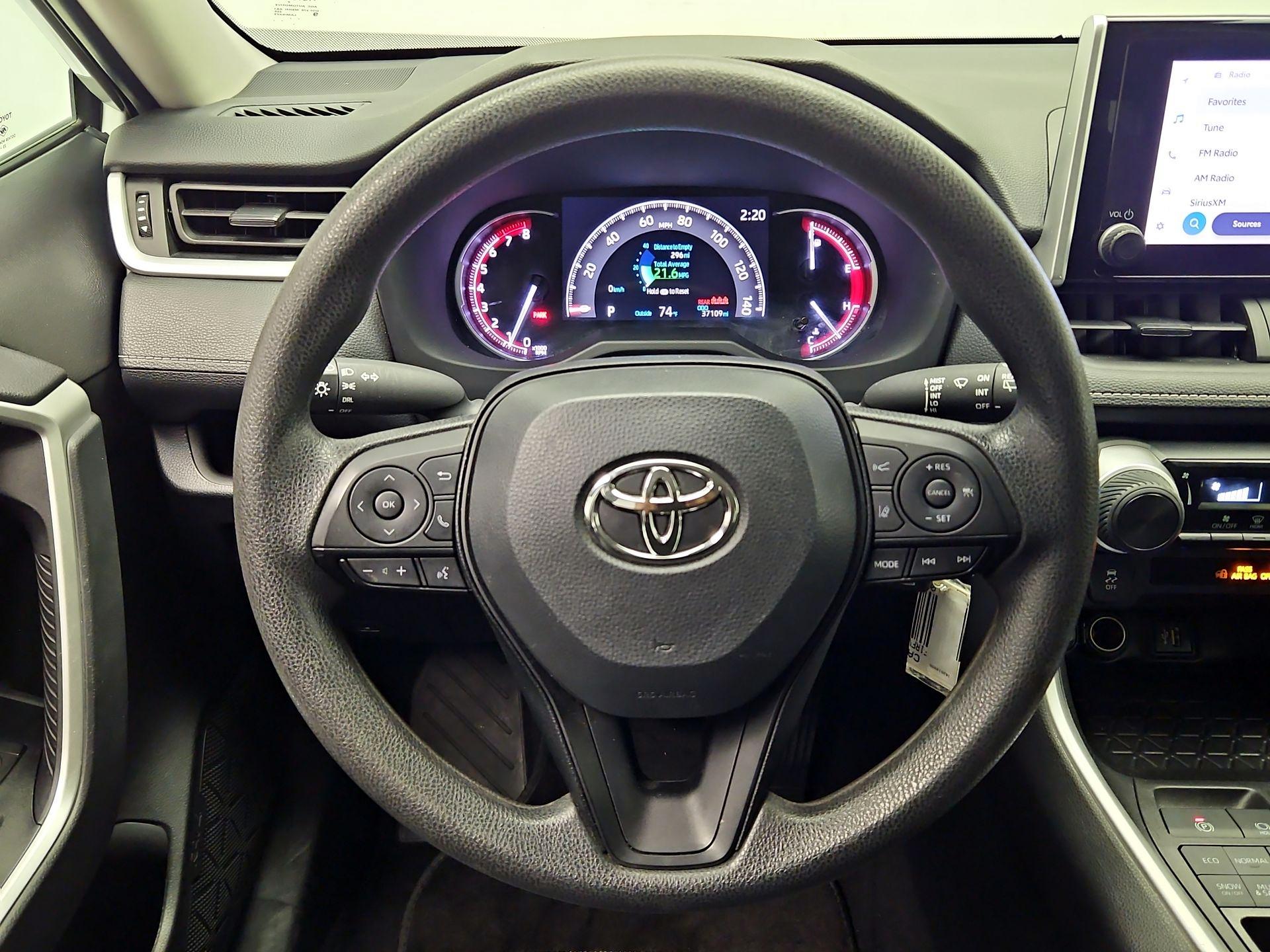 Thumbnail: 2024 Toyota RAV4 - 10