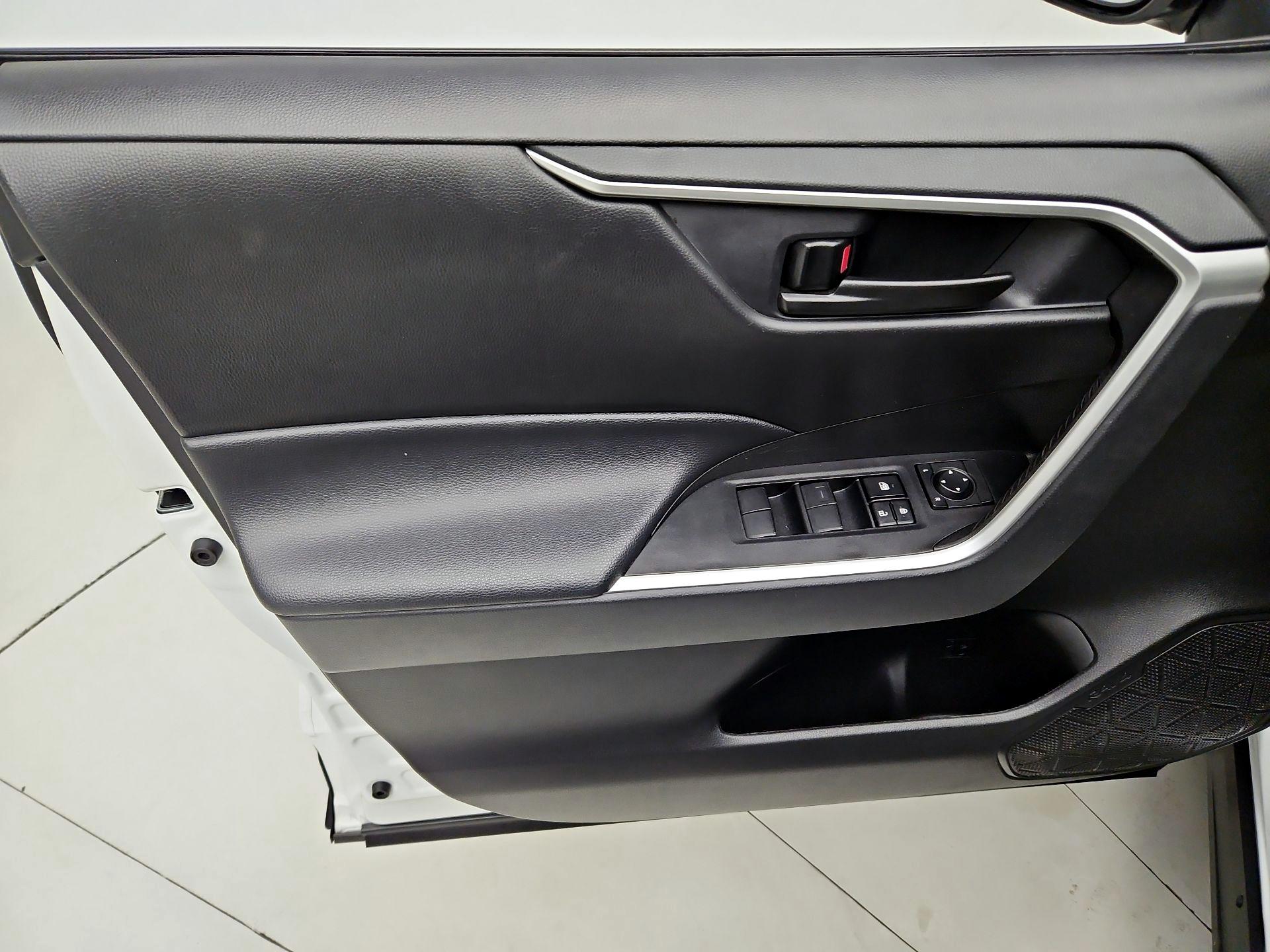 Thumbnail: 2024 Toyota RAV4 - 12