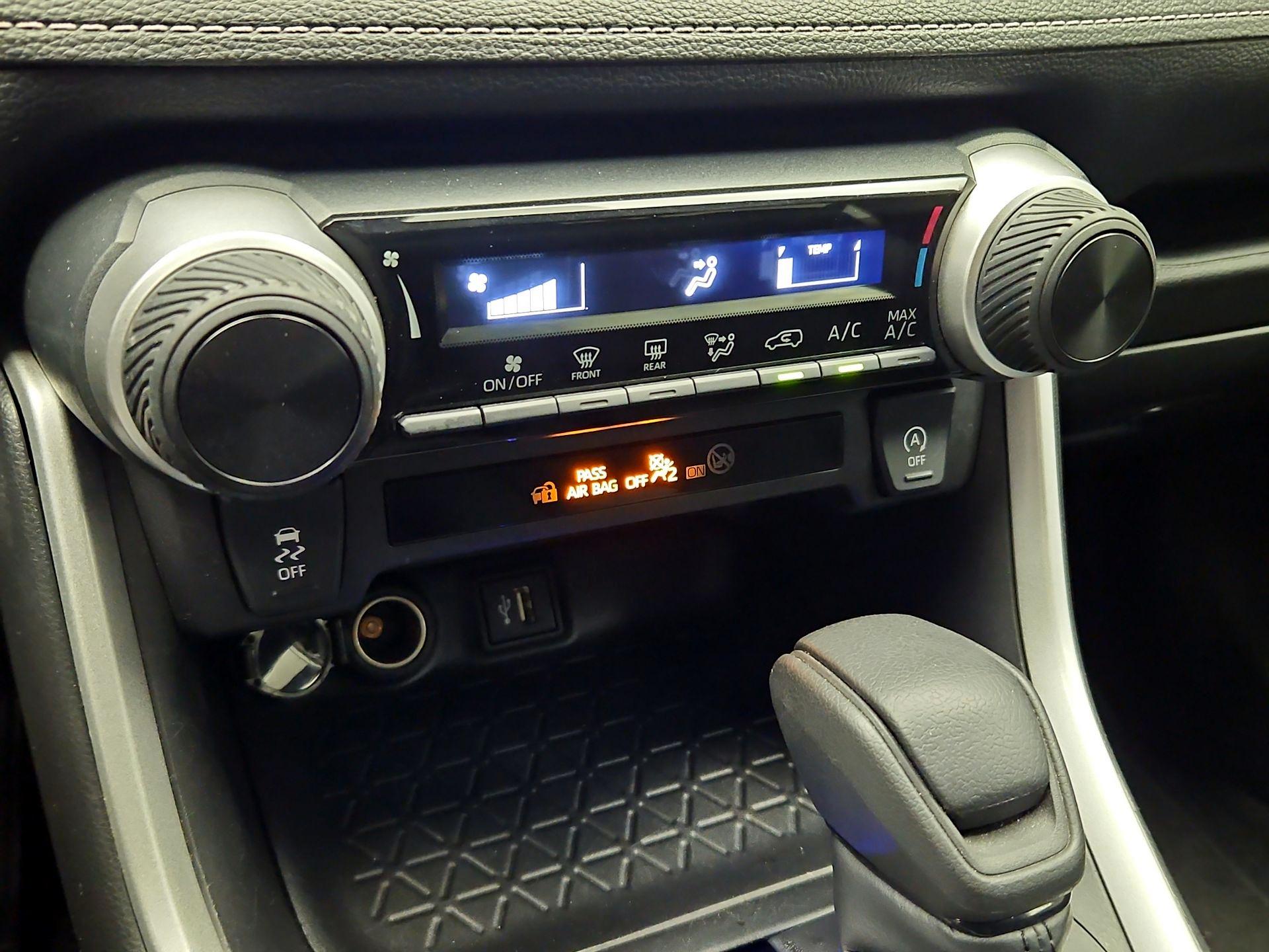 Thumbnail: 2024 Toyota RAV4 - 16