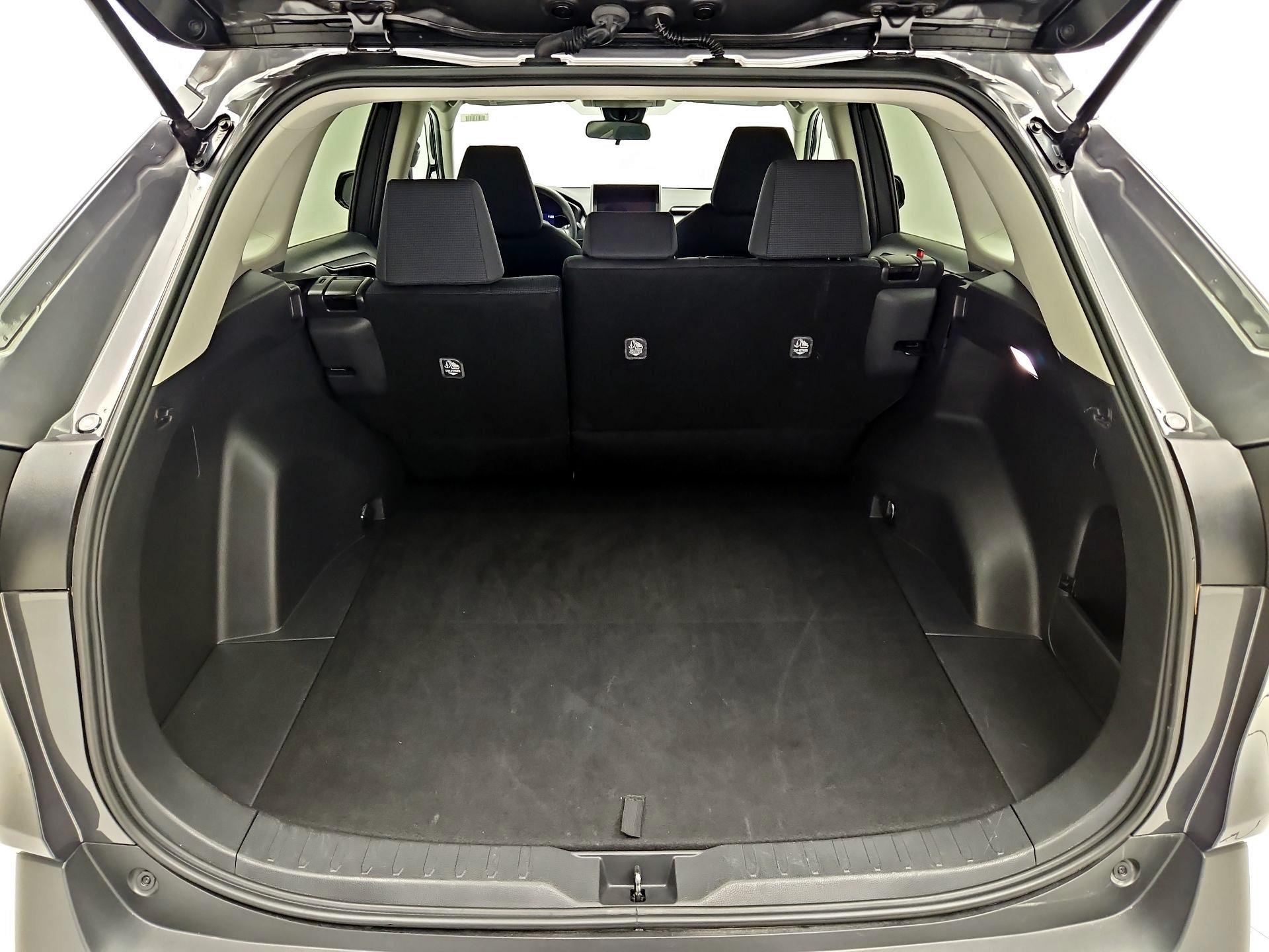 Thumbnail: 2024 Toyota RAV4 - 18