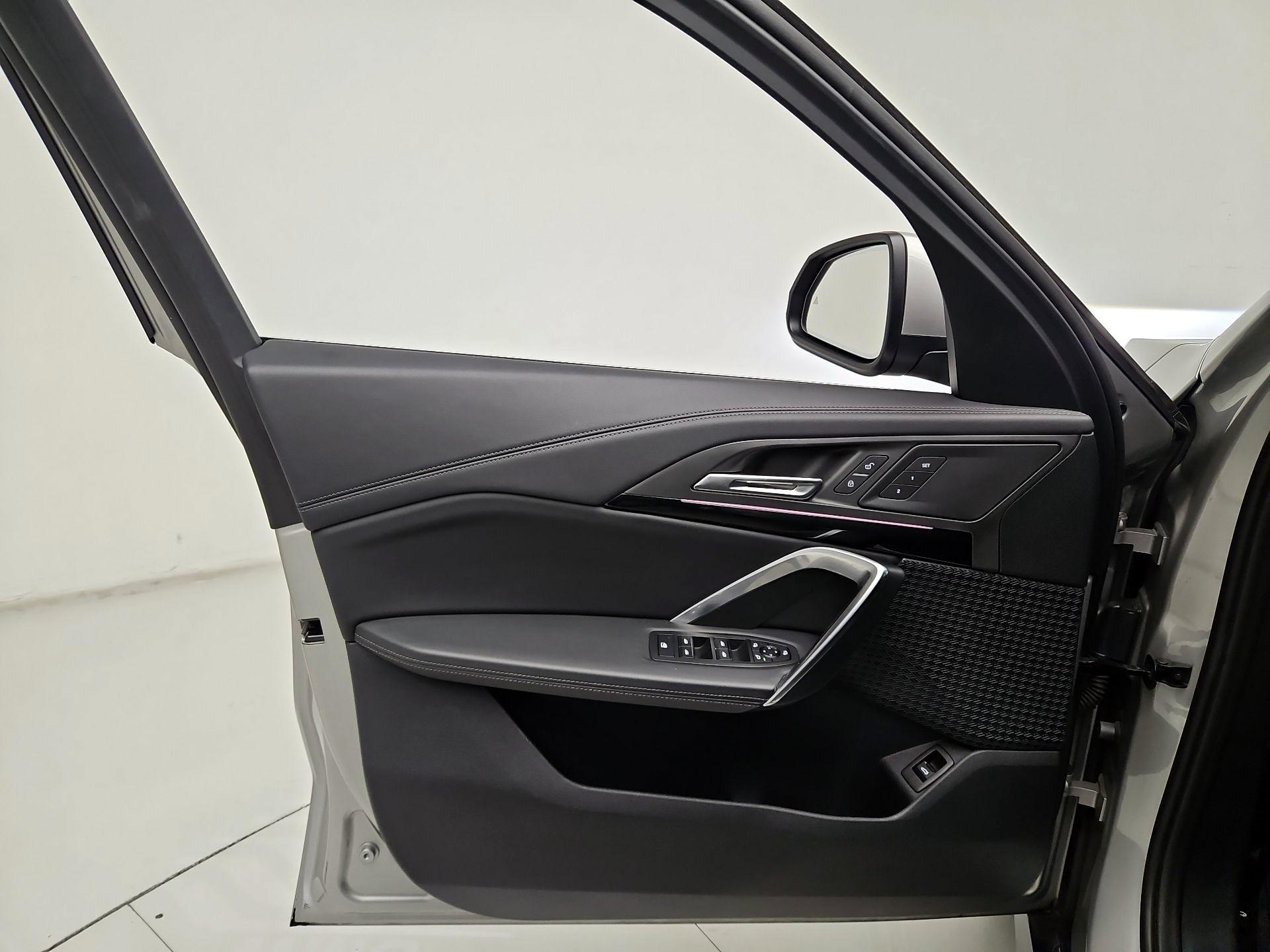 Thumbnail: 2025 BMW X1 - 12