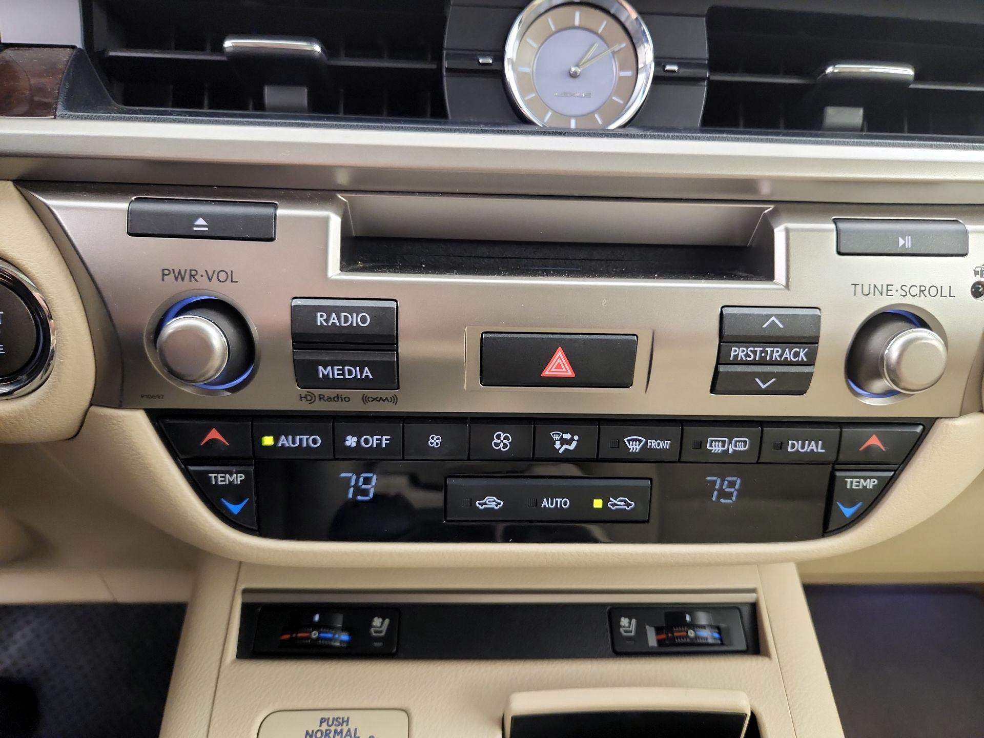 Thumbnail: 2014 Lexus ES - 16