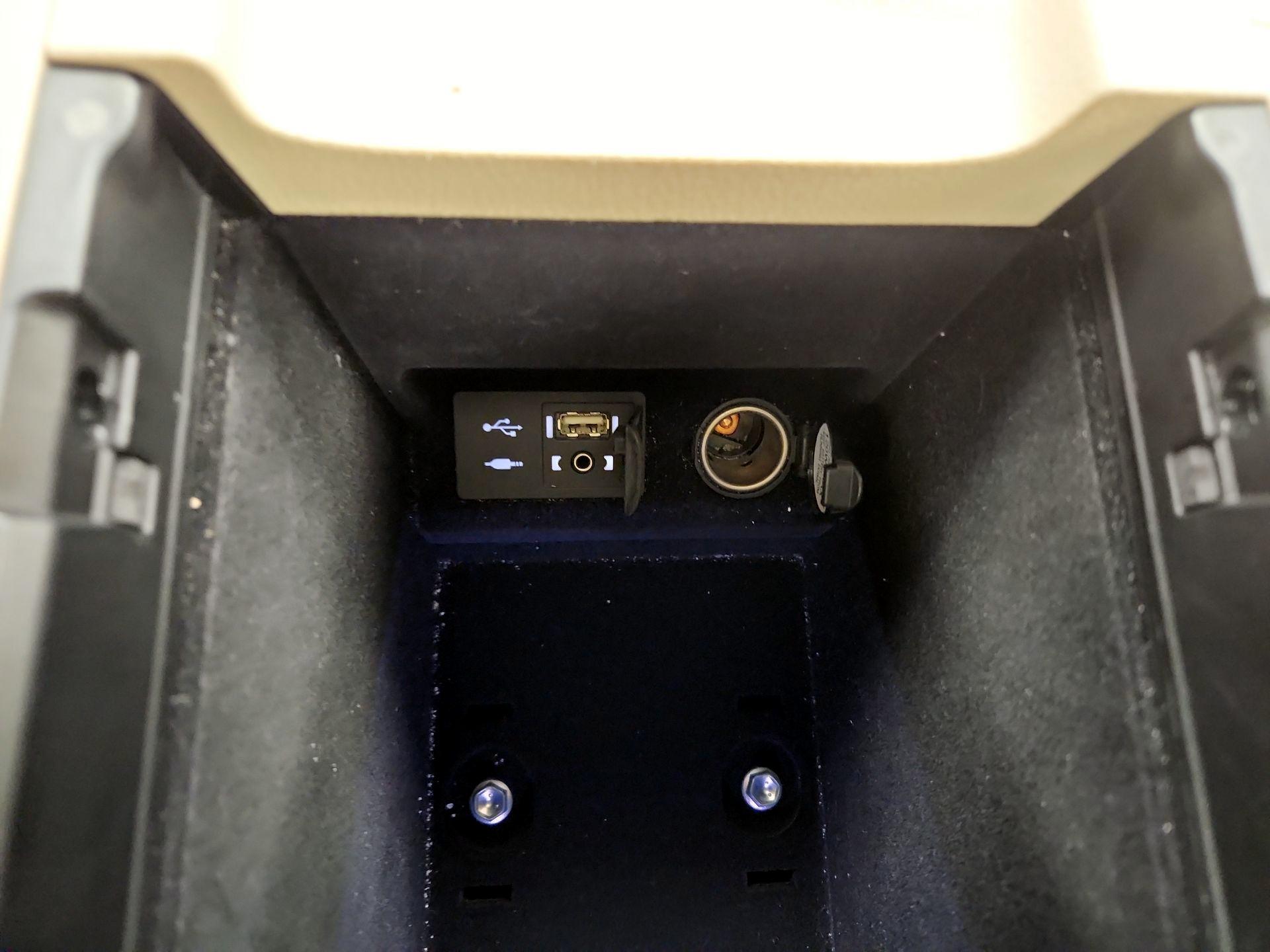 Thumbnail: 2014 Lexus ES - 18