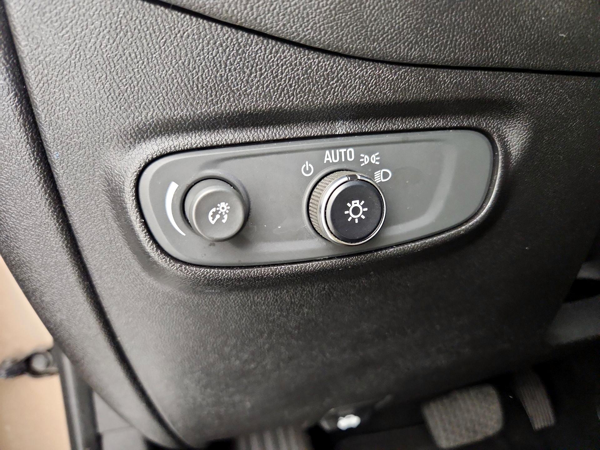 Thumbnail: 2019 Chevrolet Equinox - 13