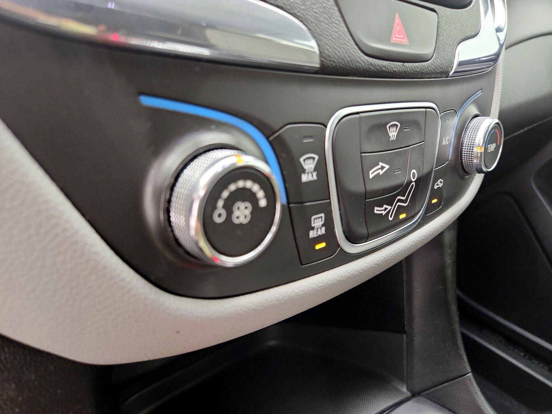 Thumbnail: 2019 Chevrolet Equinox - 16